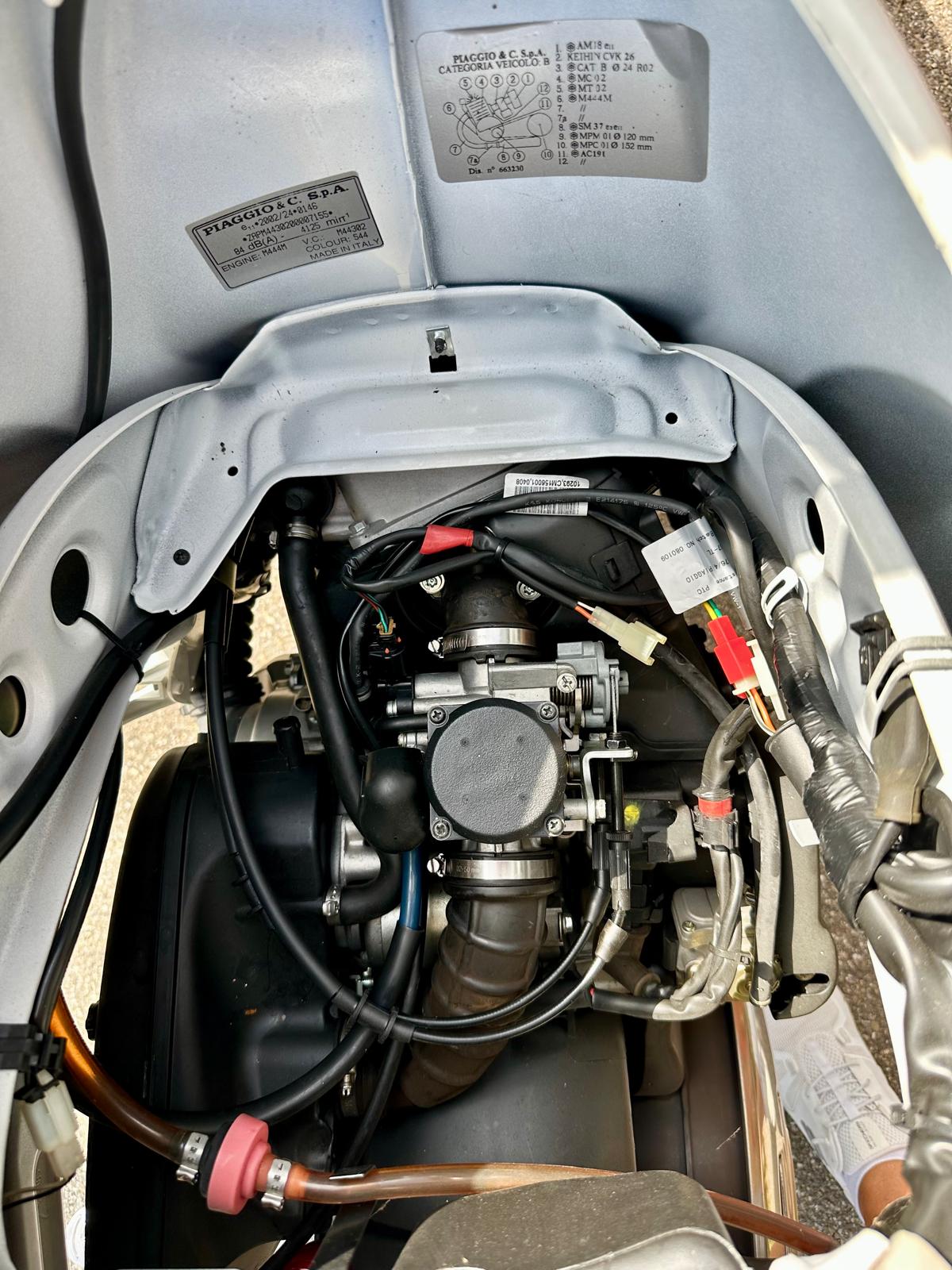PIAGGIO Vespa 125 LXS-image-4