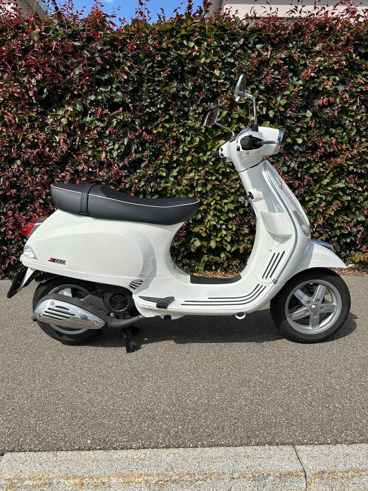 PIAGGIO Vespa 125 LXS-image-0
