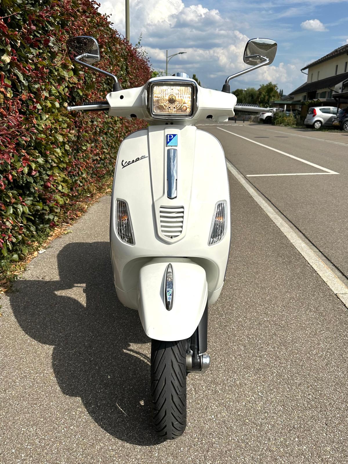 PIAGGIO Vespa 125 LXS-image-1