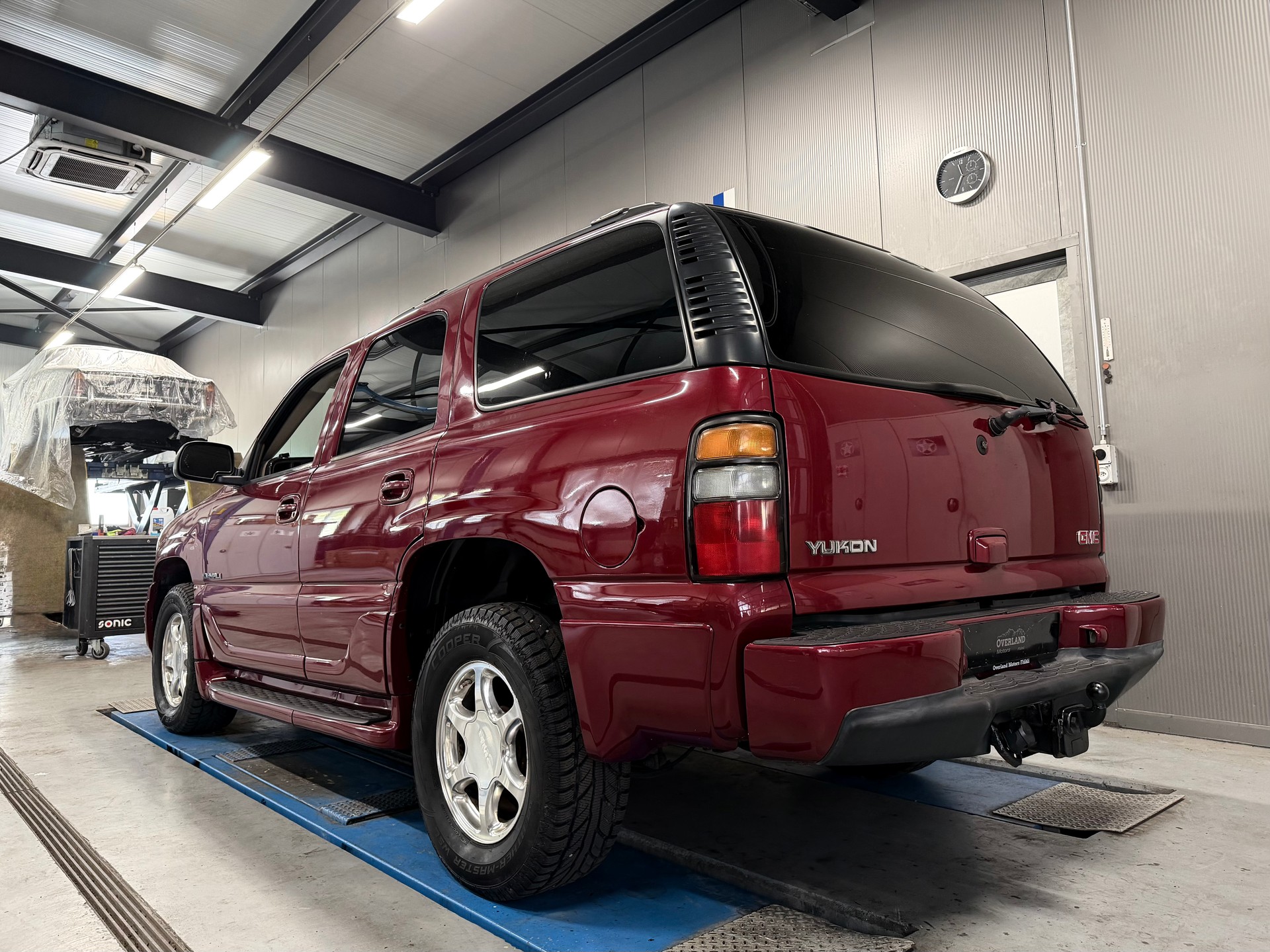 GMC DENALI 6.0 VORTEC V8 4X4-showroom-element-2