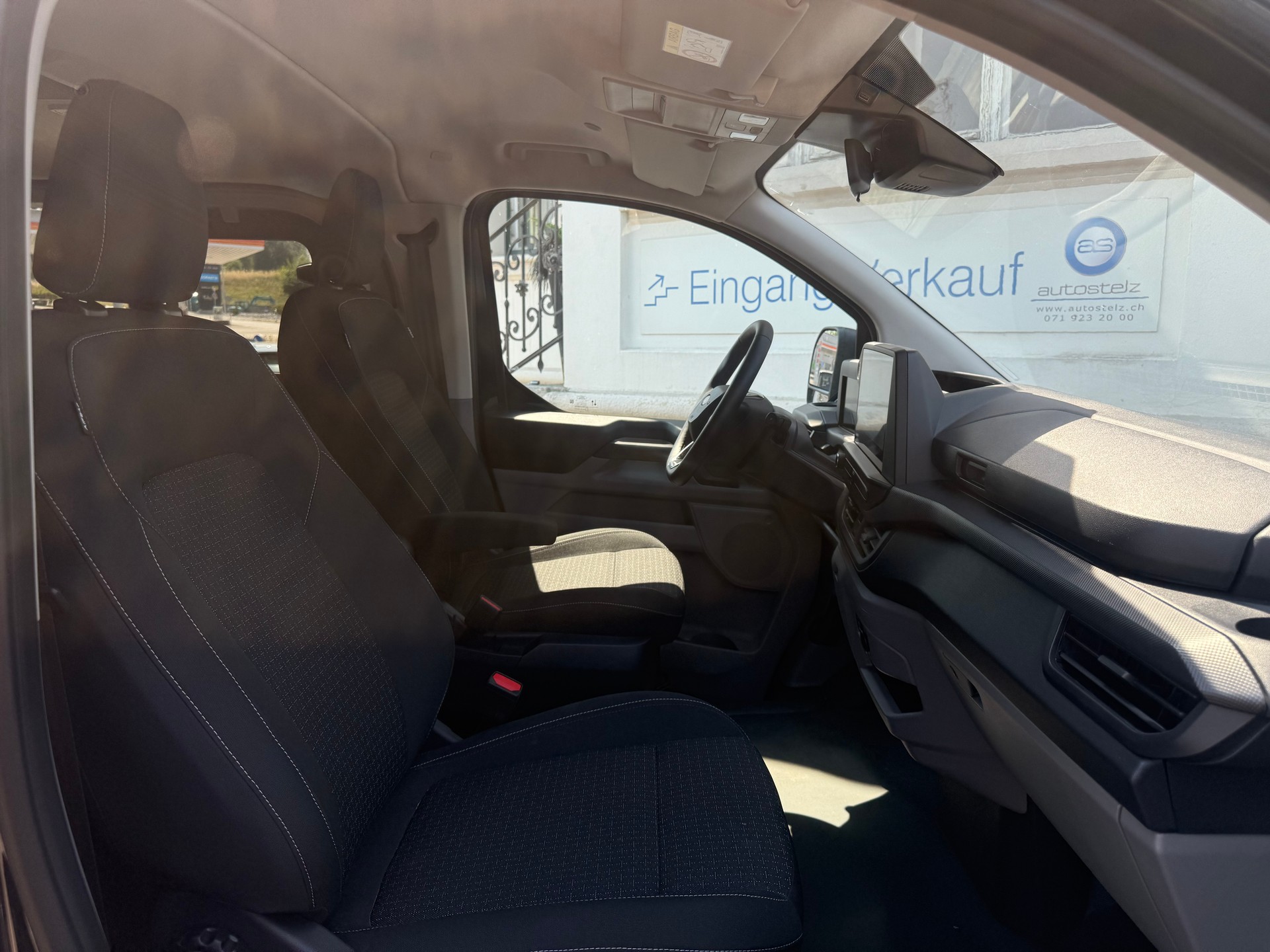 FORD Transit C Kombi 320 L1 2.0 EcoBlue 136 Trend-image-13