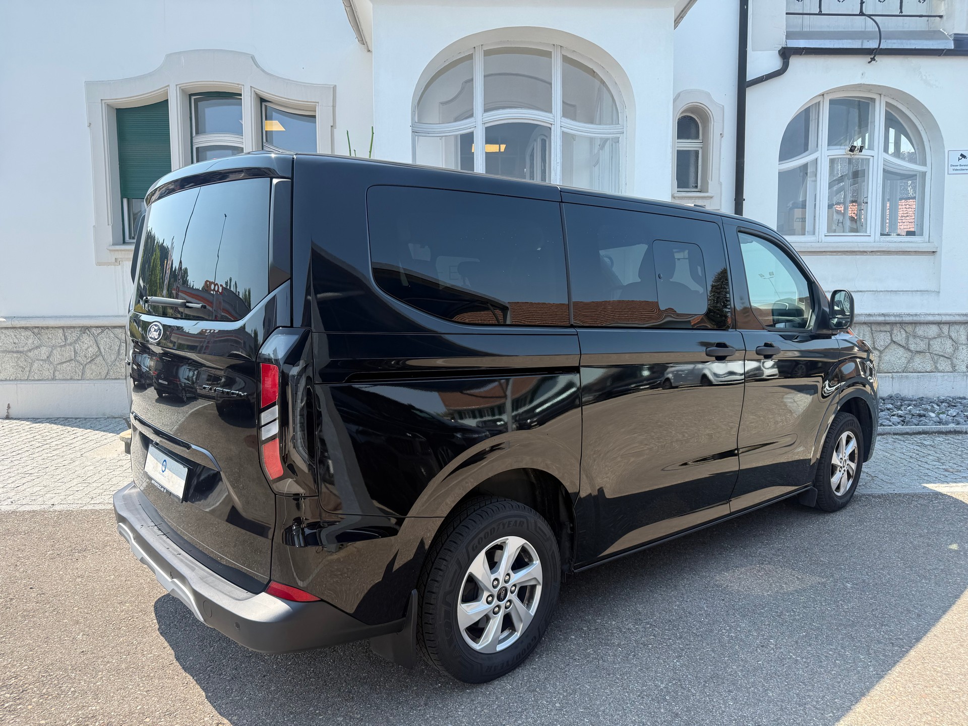 FORD Transit C Kombi 320 L1 2.0 EcoBlue 136 Trend-image-4
