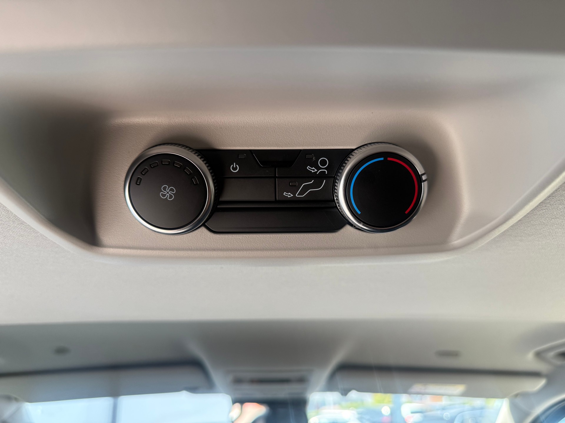 FORD Transit C Kombi 320 L1 2.0 EcoBlue 136 Trend-image-11