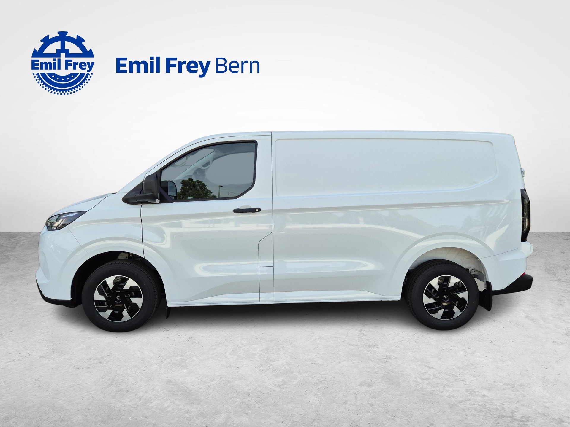 FORD Transit C Van 320 L1 2.5 Duratec 233 Trend PHEV 0.99% Leasing-showroom-element-1