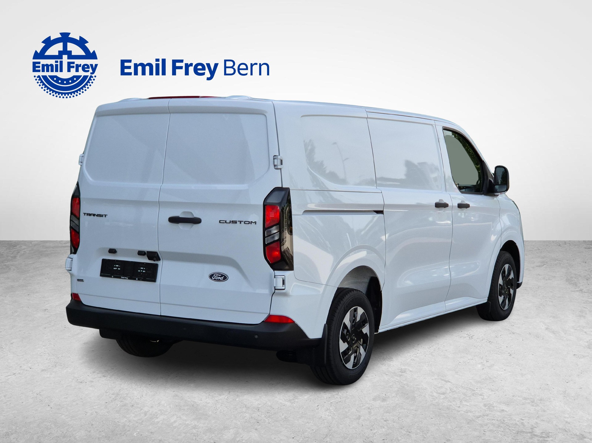 FORD Transit C Van 320 L1 2.5 Duratec 233 Trend PHEV 0.99% Leasing-showroom-element-2