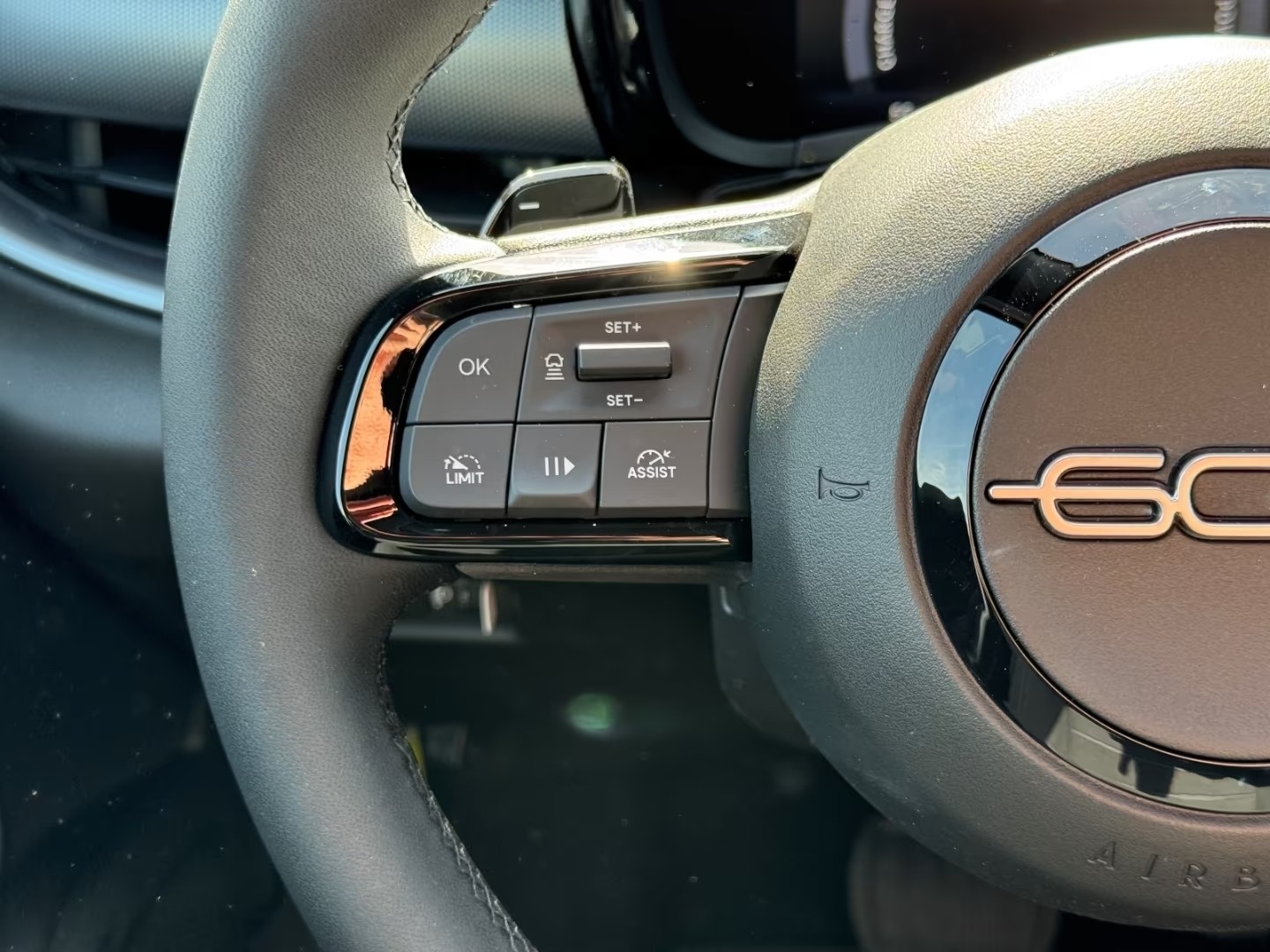 FIAT 600 1.2 Hybrid 145 Sport-image-51