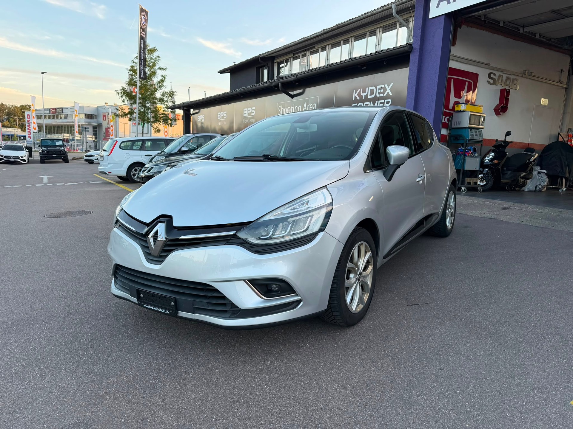 RENAULT Clio 1.2 16V T Intens