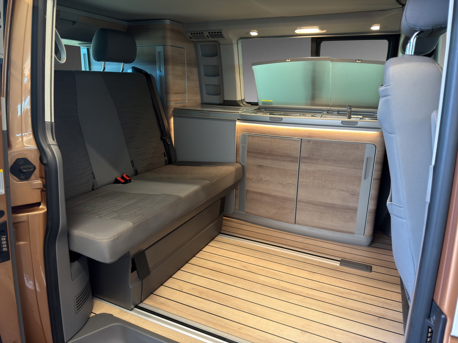 VW T6.1 California 2.0 TDI Ocean Liberty DSG-image-6