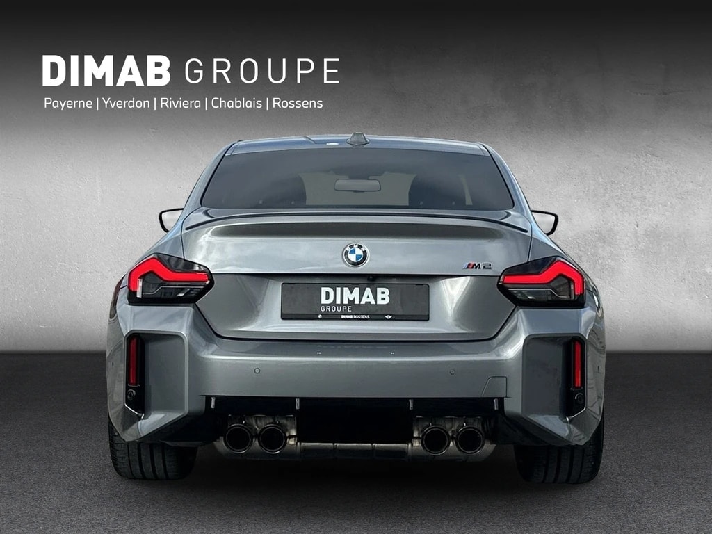 BMW M2 Steptronic-showroom-element-3