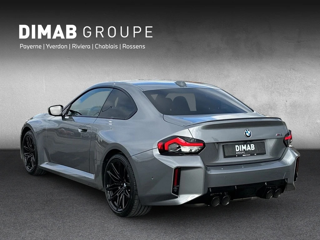 BMW M2 Steptronic-showroom-element-2