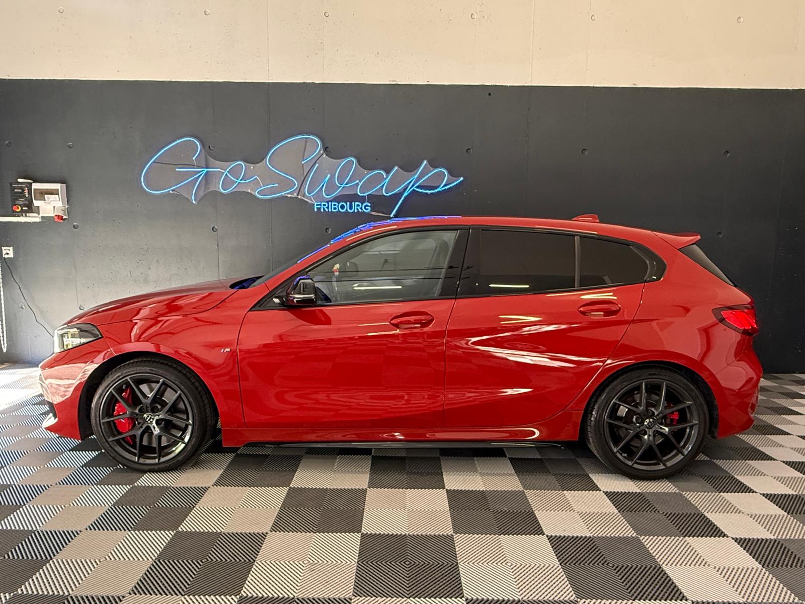 BMW 128ti Steptronic-showroom-element-2