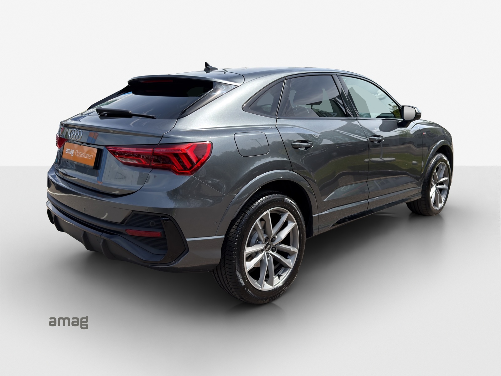 AUDI Q3 Sportback 35 TFSI S line Attraction S-tronic-showroom-element-1
