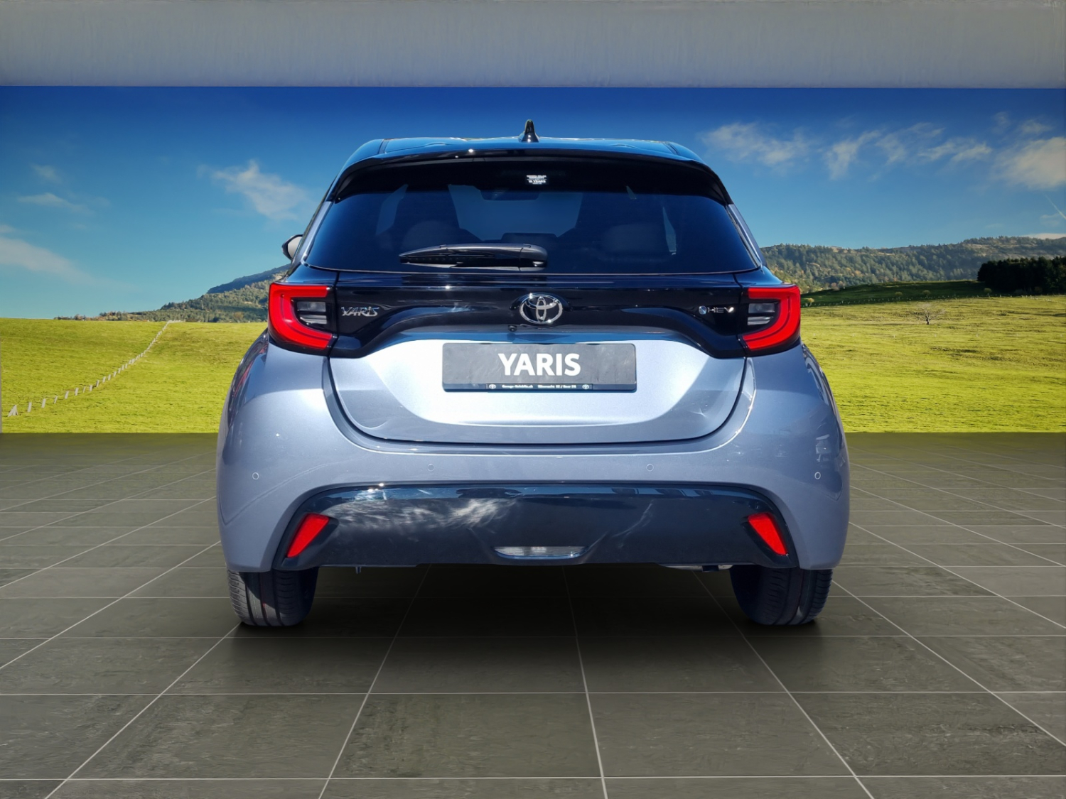 TOYOTA Yaris 1.5 VVT-i HSD Premium-showroom-element-3