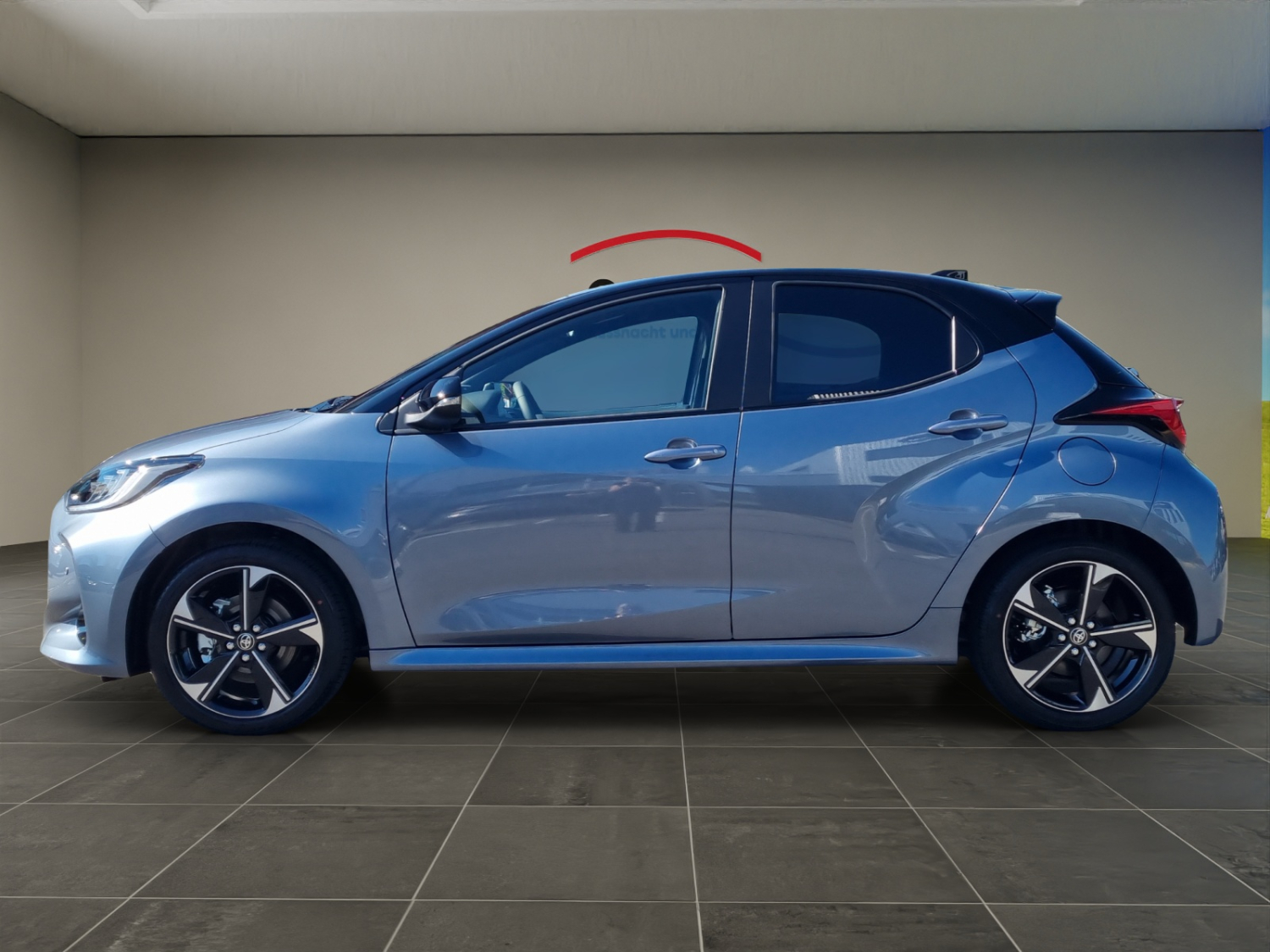 TOYOTA Yaris 1.5 VVT-i HSD Premium-showroom-element-1