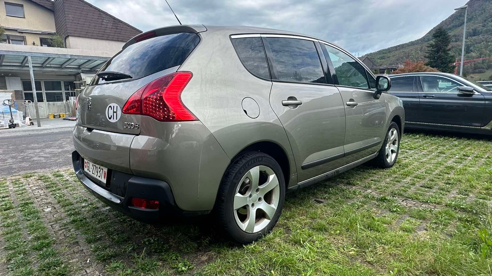 PEUGEOT 3008 1.6 HDI Sport-showroom-element-3