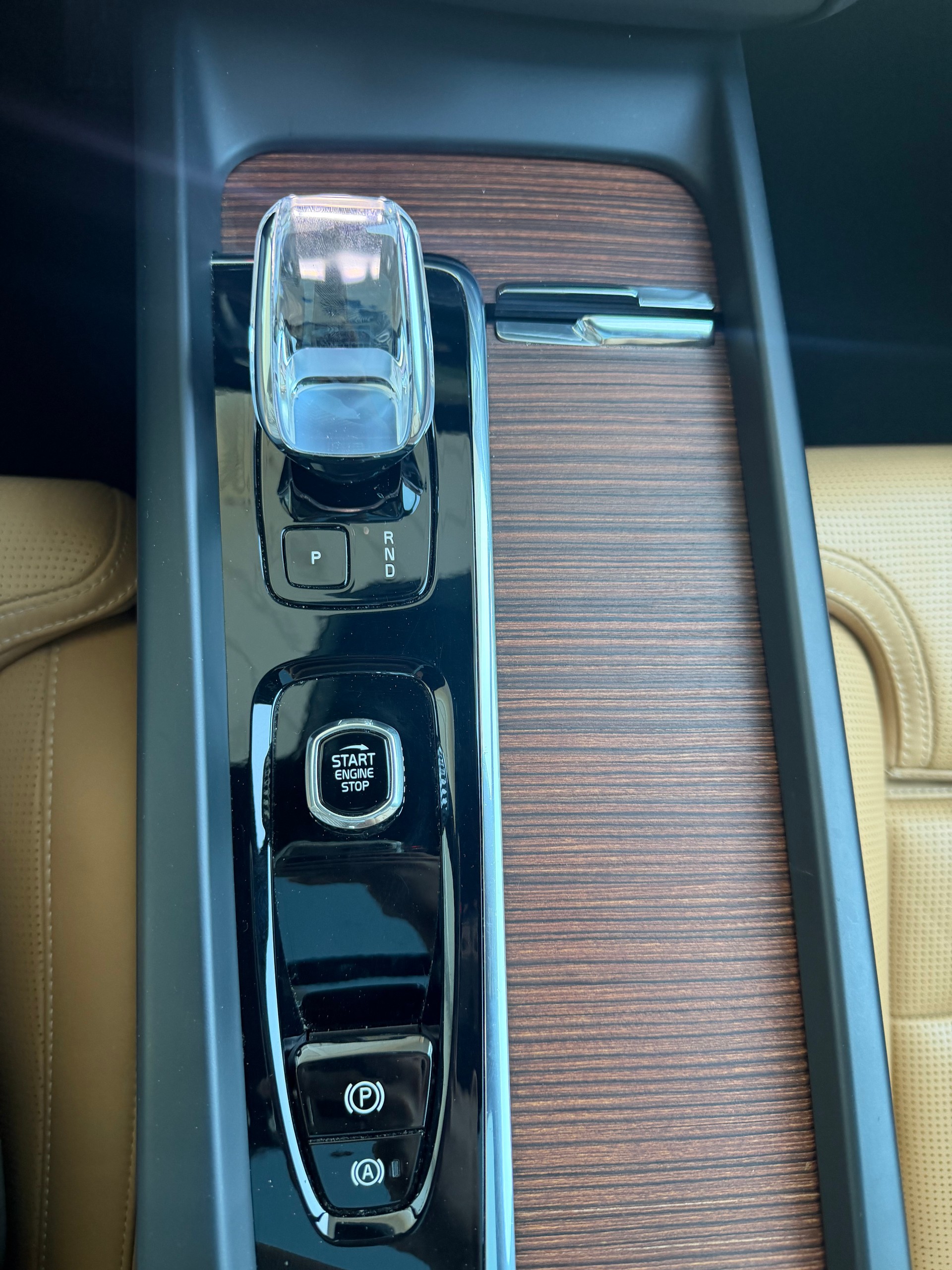 VOLVO XC60 T6 eAWD Ultimate Bright Geartronic-image-11
