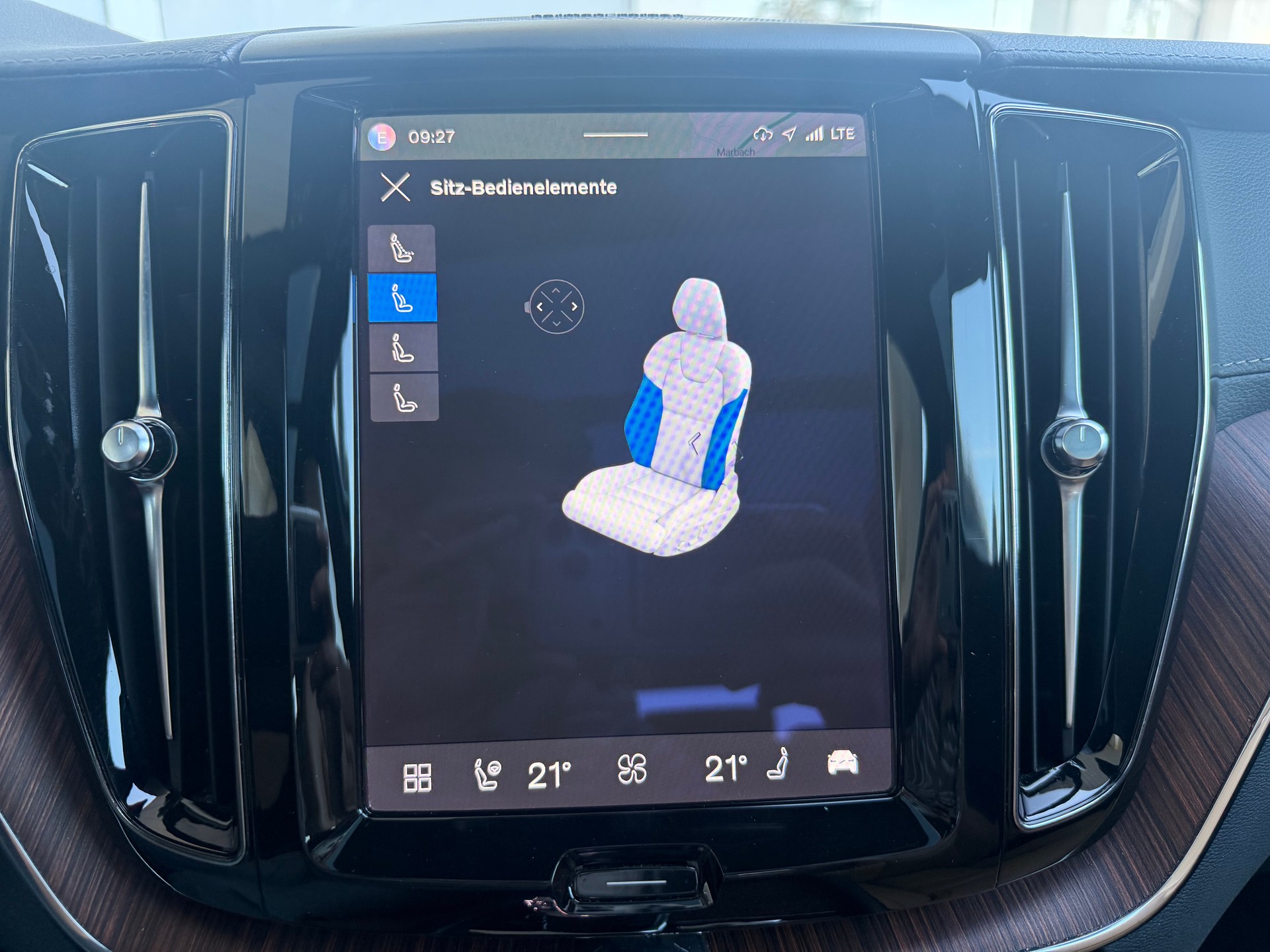 VOLVO XC60 T6 eAWD Ultimate Bright Geartronic-image-18