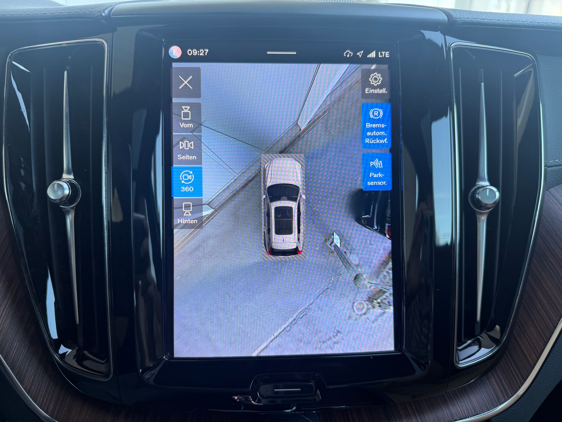VOLVO XC60 T6 eAWD Ultimate Bright Geartronic-image-21