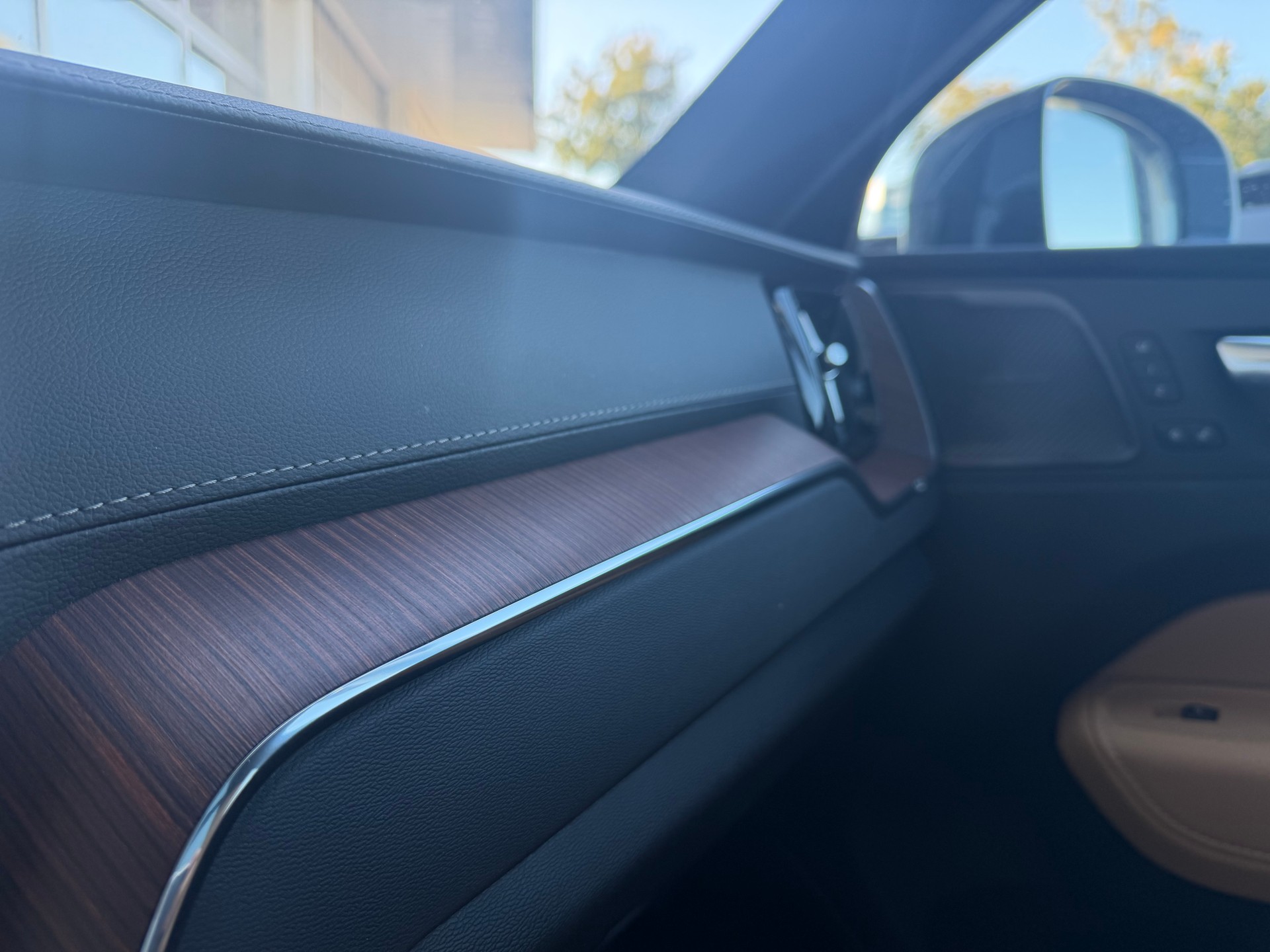VOLVO XC60 T6 eAWD Ultimate Bright Geartronic-image-10