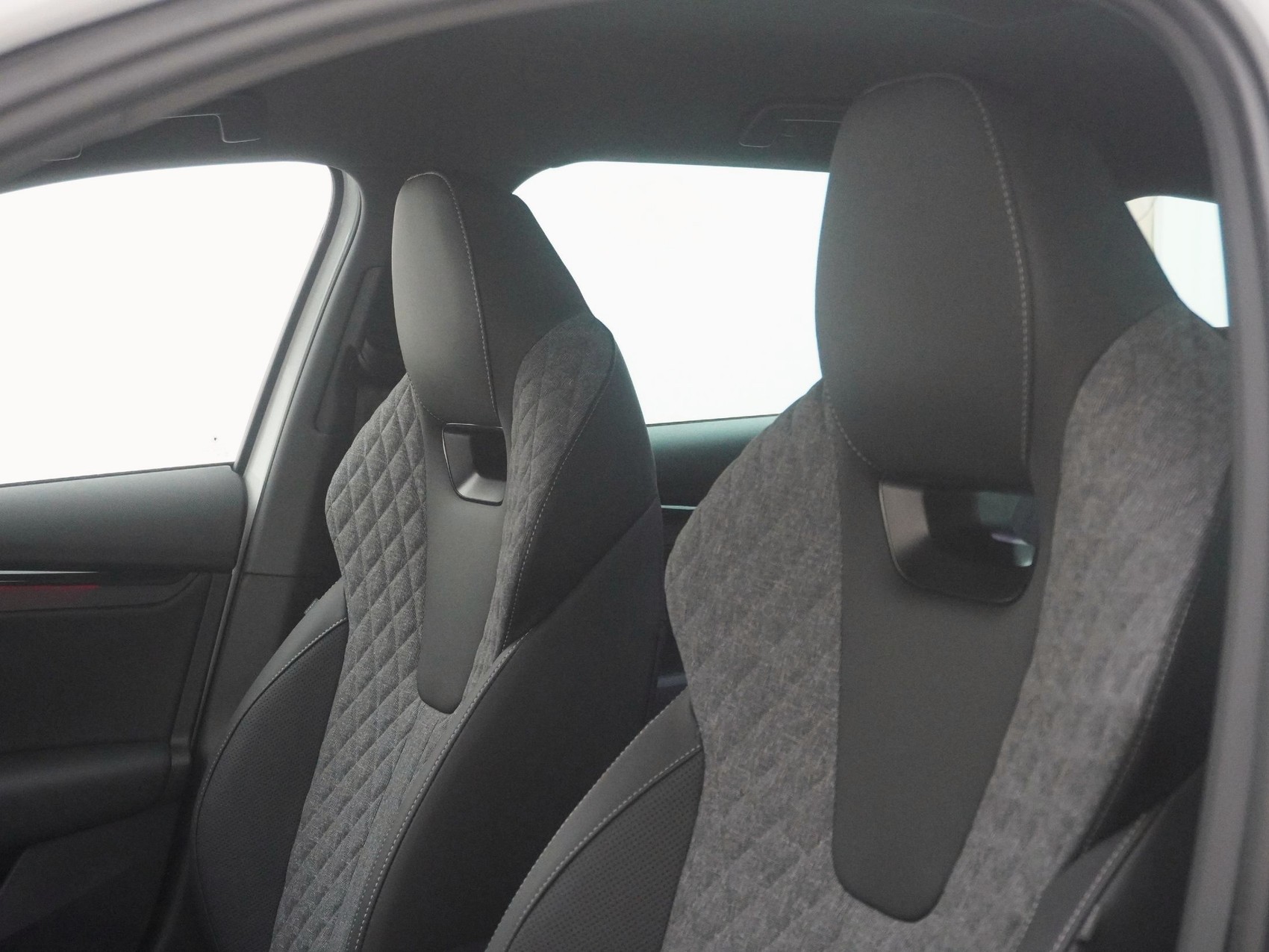 SKODA Octavia 1.5 TSI mHEV SportLine DSG-image-13