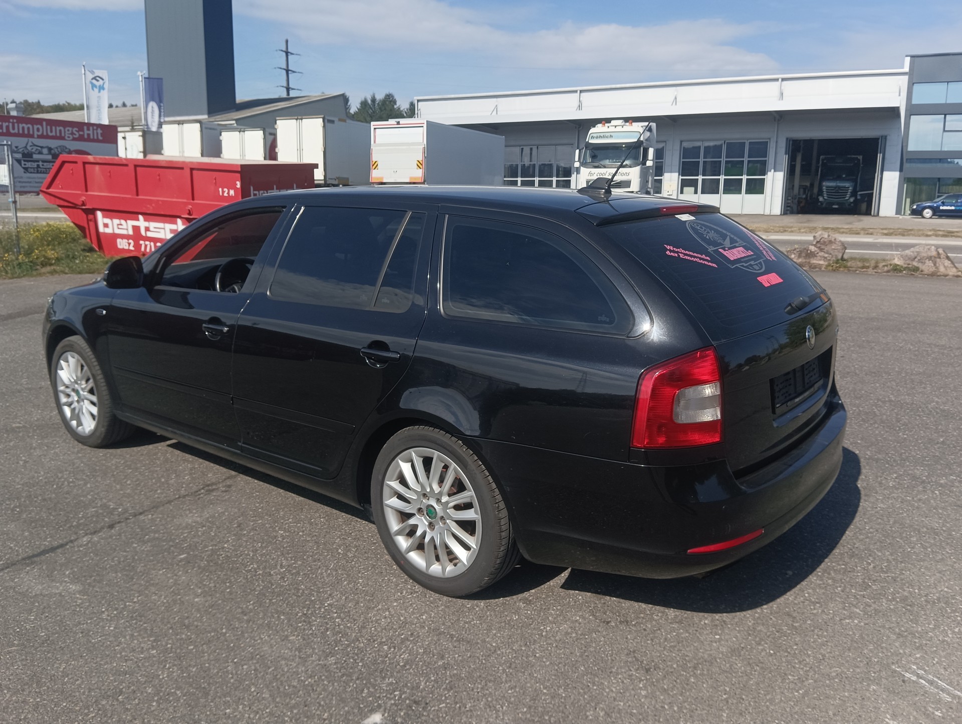 SKODA Octavia Combi 2.0 TDI Family DSG-image-2