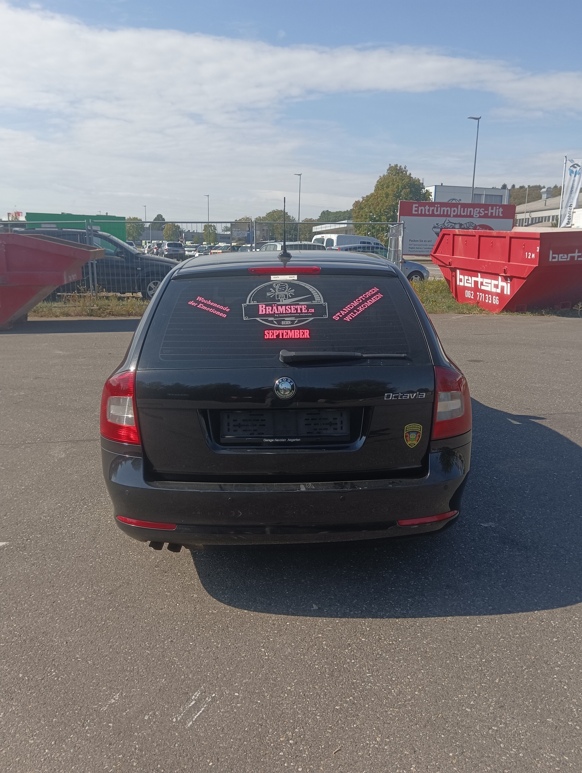 SKODA Octavia Combi 2.0 TDI Family DSG-image-1