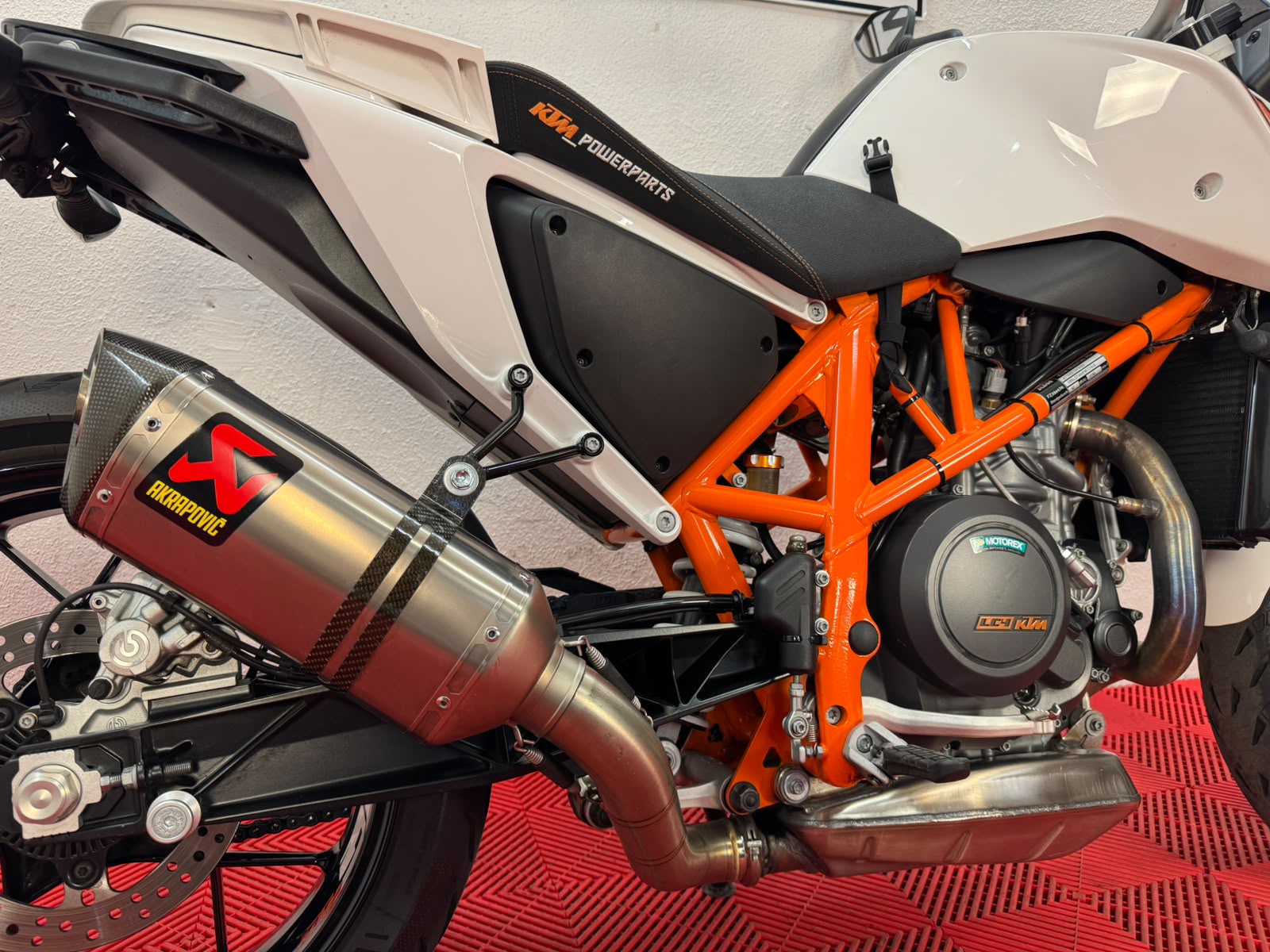 KTM 690 Duke ABS-image-9