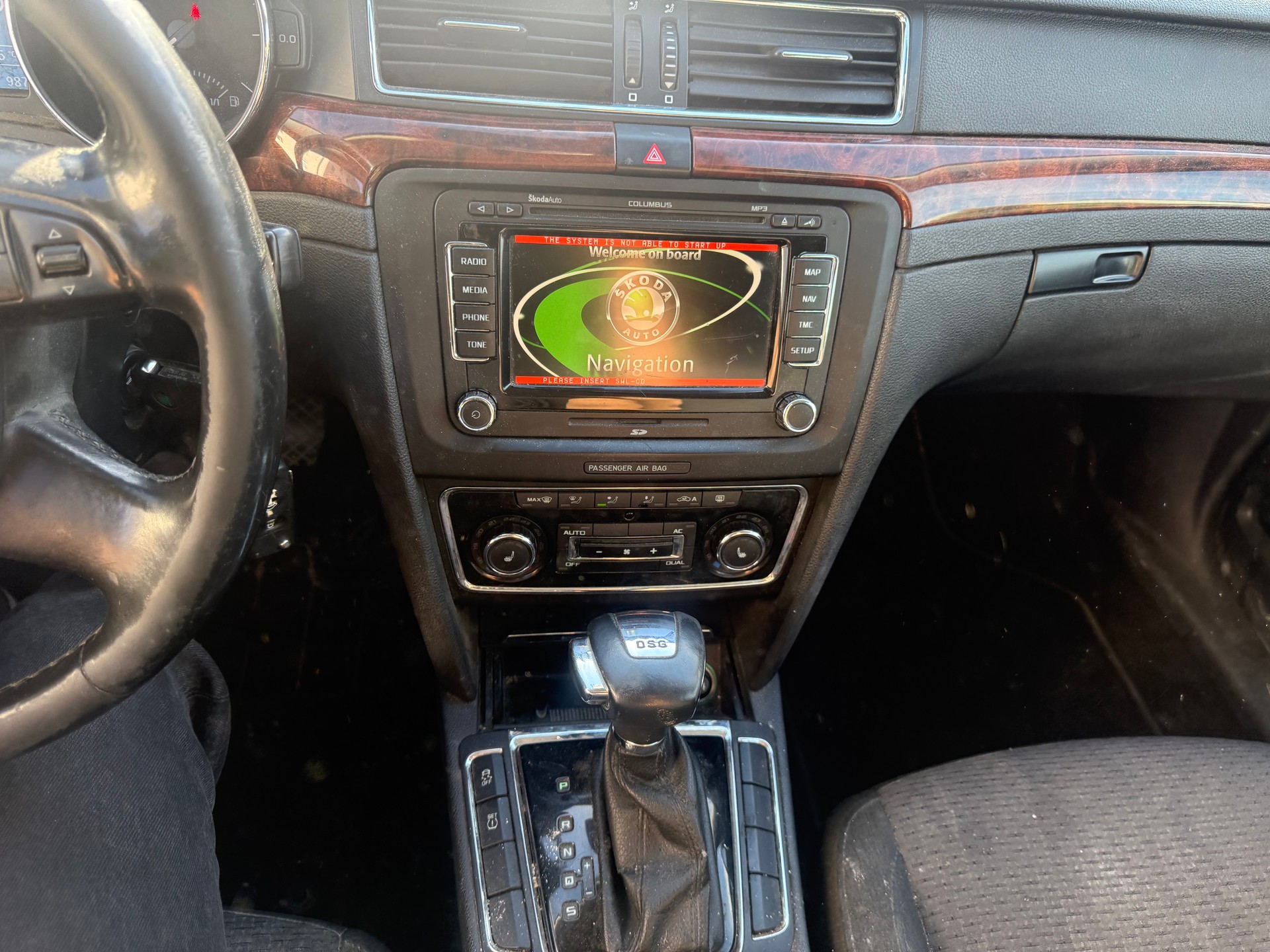 SKODA Superb Combi 2.0 TDi Ambition DSG-image-9