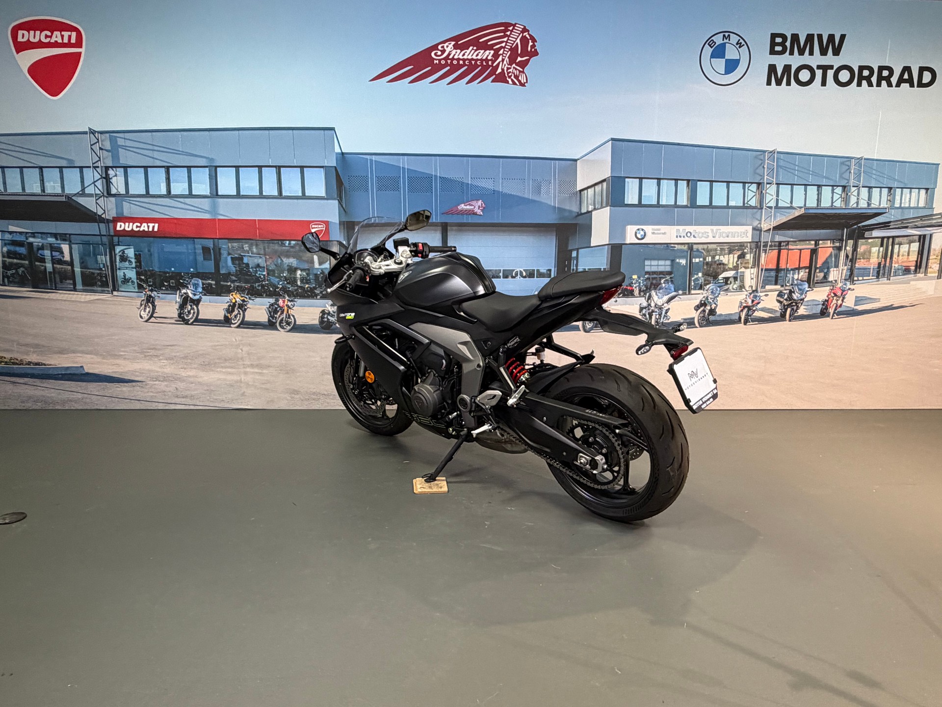 TRIUMPH Daytona 660-image-4