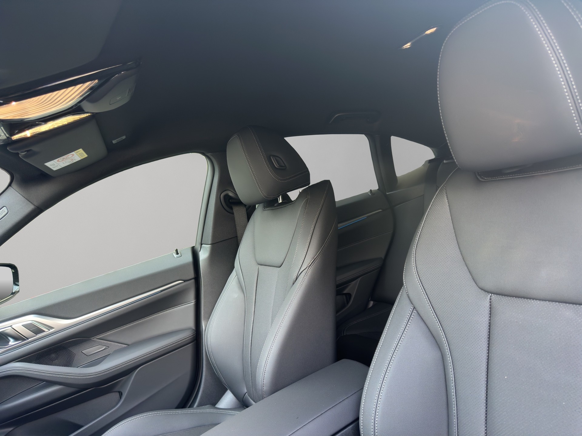 BMW i4 xDrive 40 Edition Sport-image-18