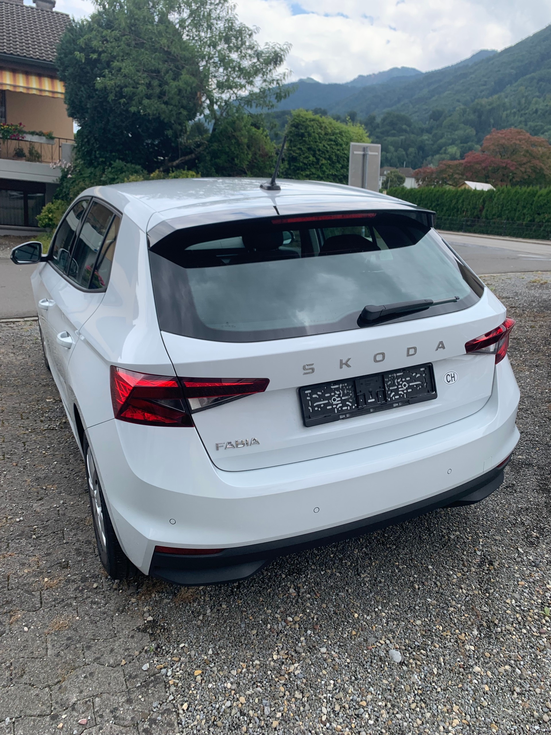SKODA Fabia 1.0 MPI Essence 5JAHRE GARANTIE ODER 100000KM BIS 07.2029-image-3