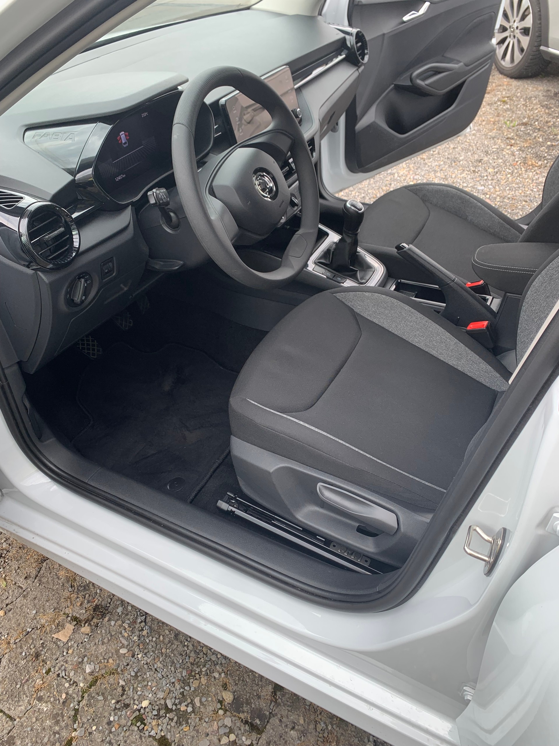 SKODA Fabia 1.0 MPI Essence 5JAHRE GARANTIE ODER 100000KM BIS 07.2029-image-12