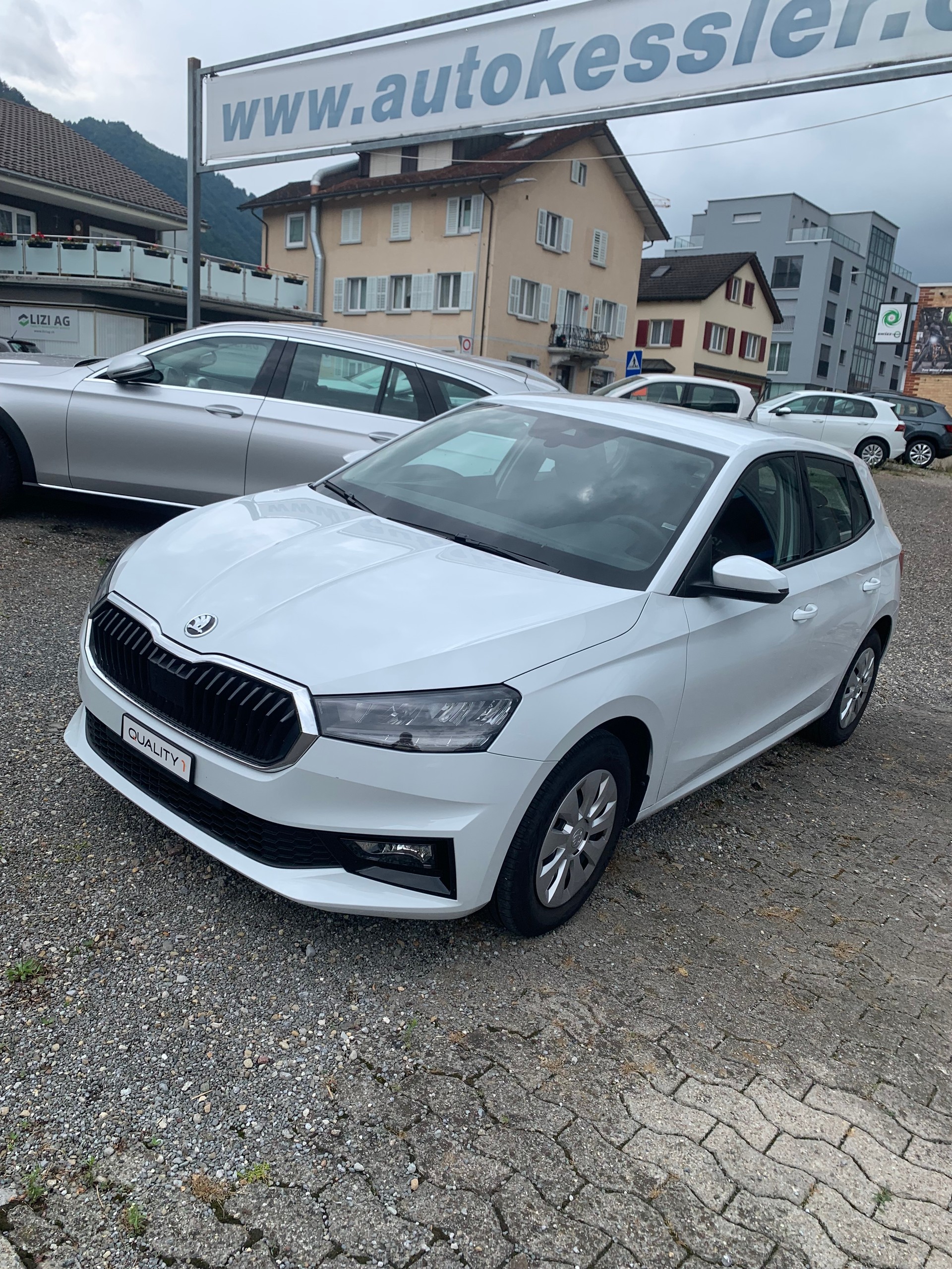 SKODA Fabia 1.0 MPI Essence 5JAHRE GARANTIE ODER 100000KM BIS 07.2029-image-1
