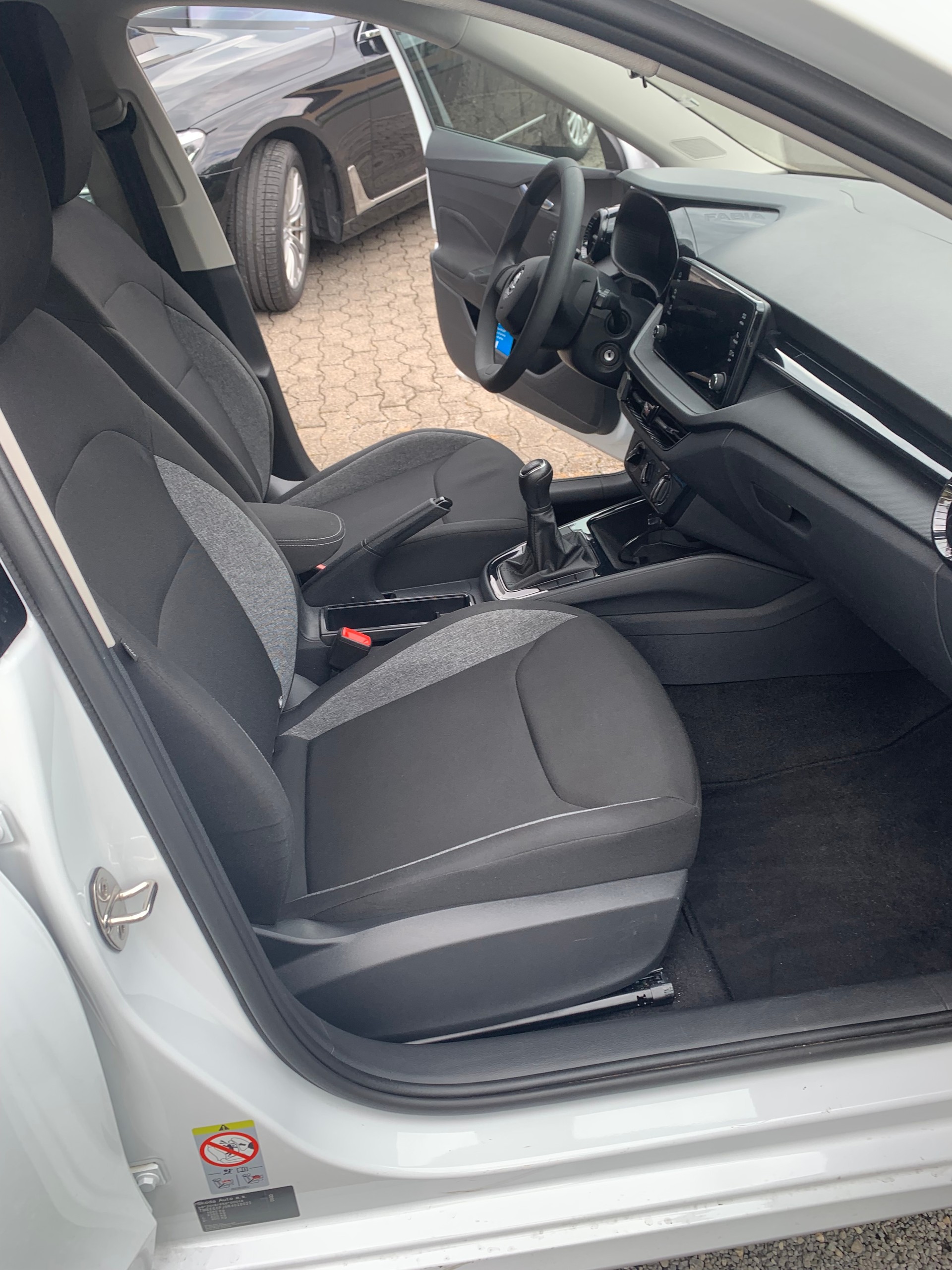 SKODA Fabia 1.0 MPI Essence 5JAHRE GARANTIE ODER 100000KM BIS 07.2029-image-11