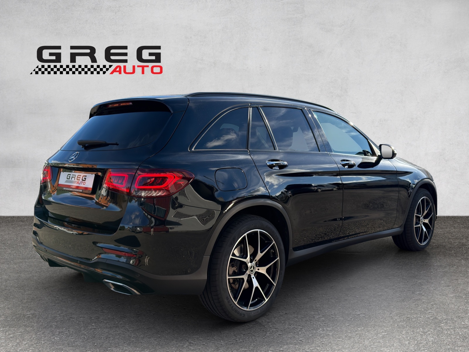 MERCEDES-BENZ GLC 300 d AMG Line 4Matic 9G-Tronic-showroom-element-3