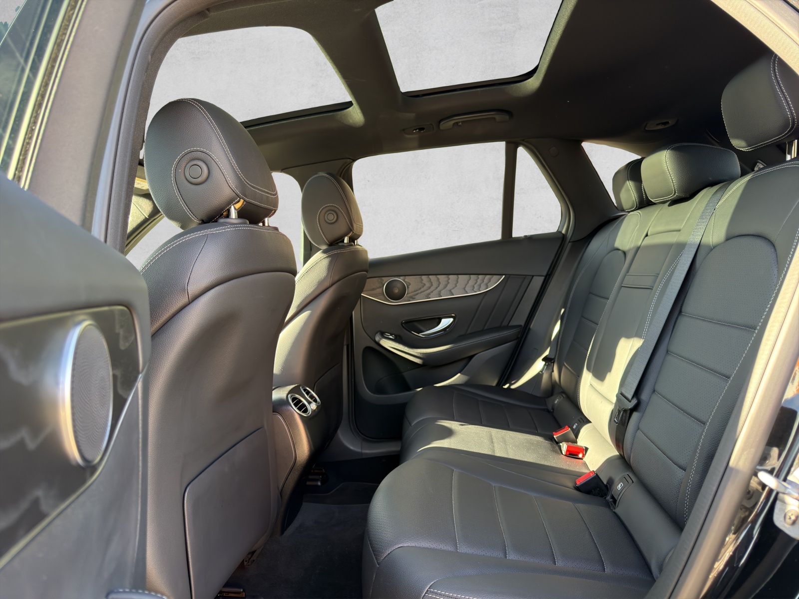 MERCEDES-BENZ GLC 300 d AMG Line 4Matic 9G-Tronic-image-15