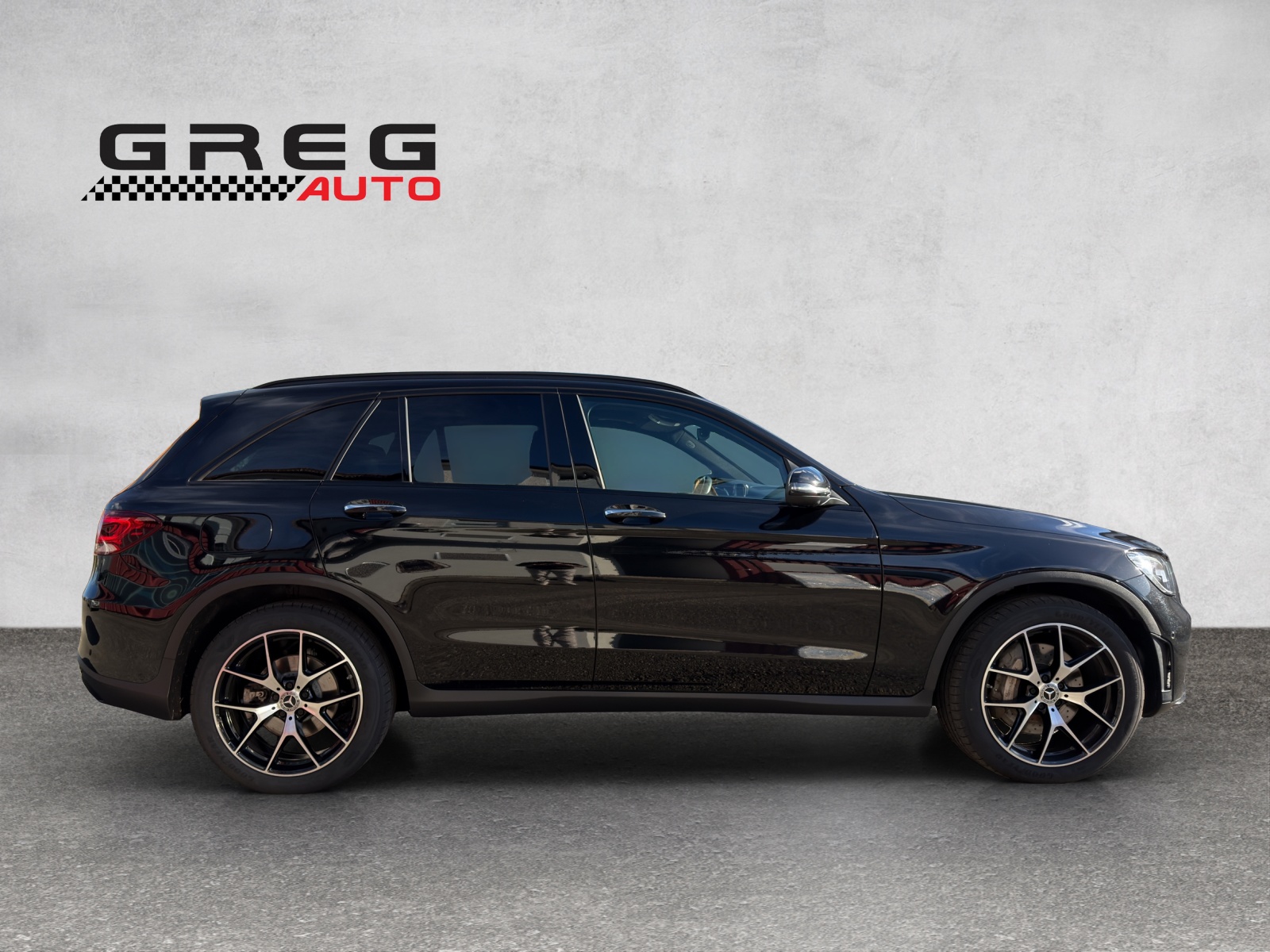 MERCEDES-BENZ GLC 300 d AMG Line 4Matic 9G-Tronic-image-4