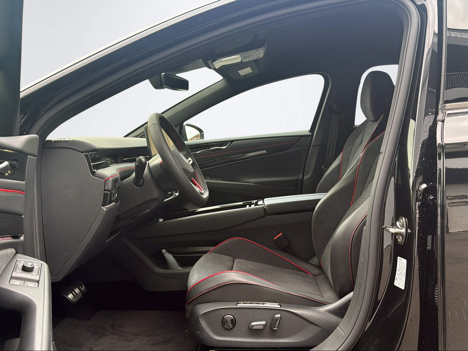 VW ID.7 Tourer 86 kWh GTX United 4motion-image-7