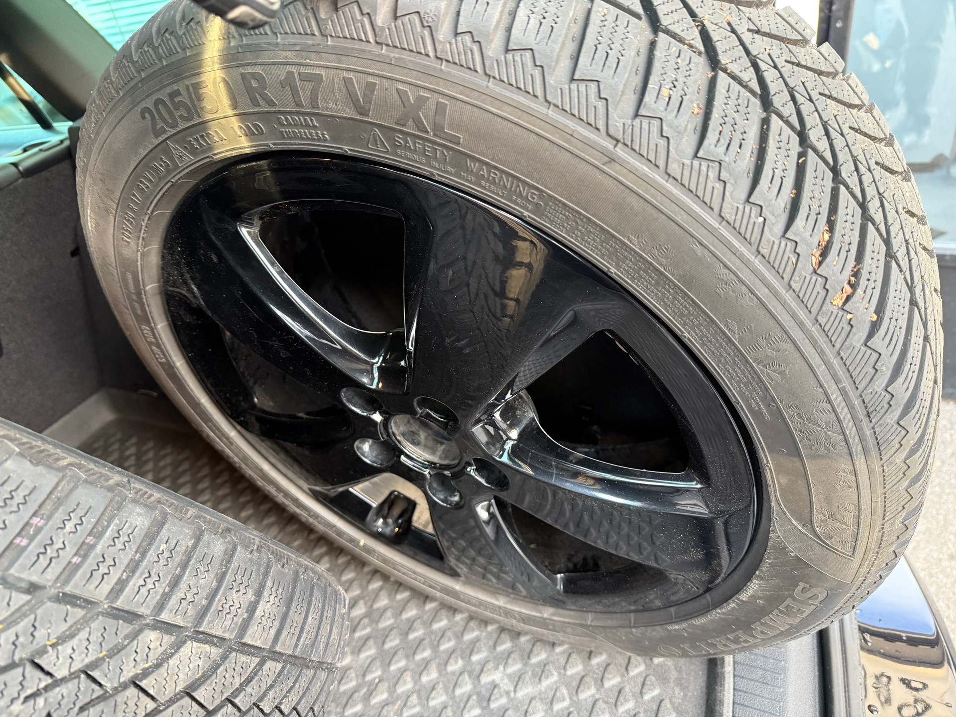 VW Golf Variant 2.0 TSI R 4 Motion DSG-image-14