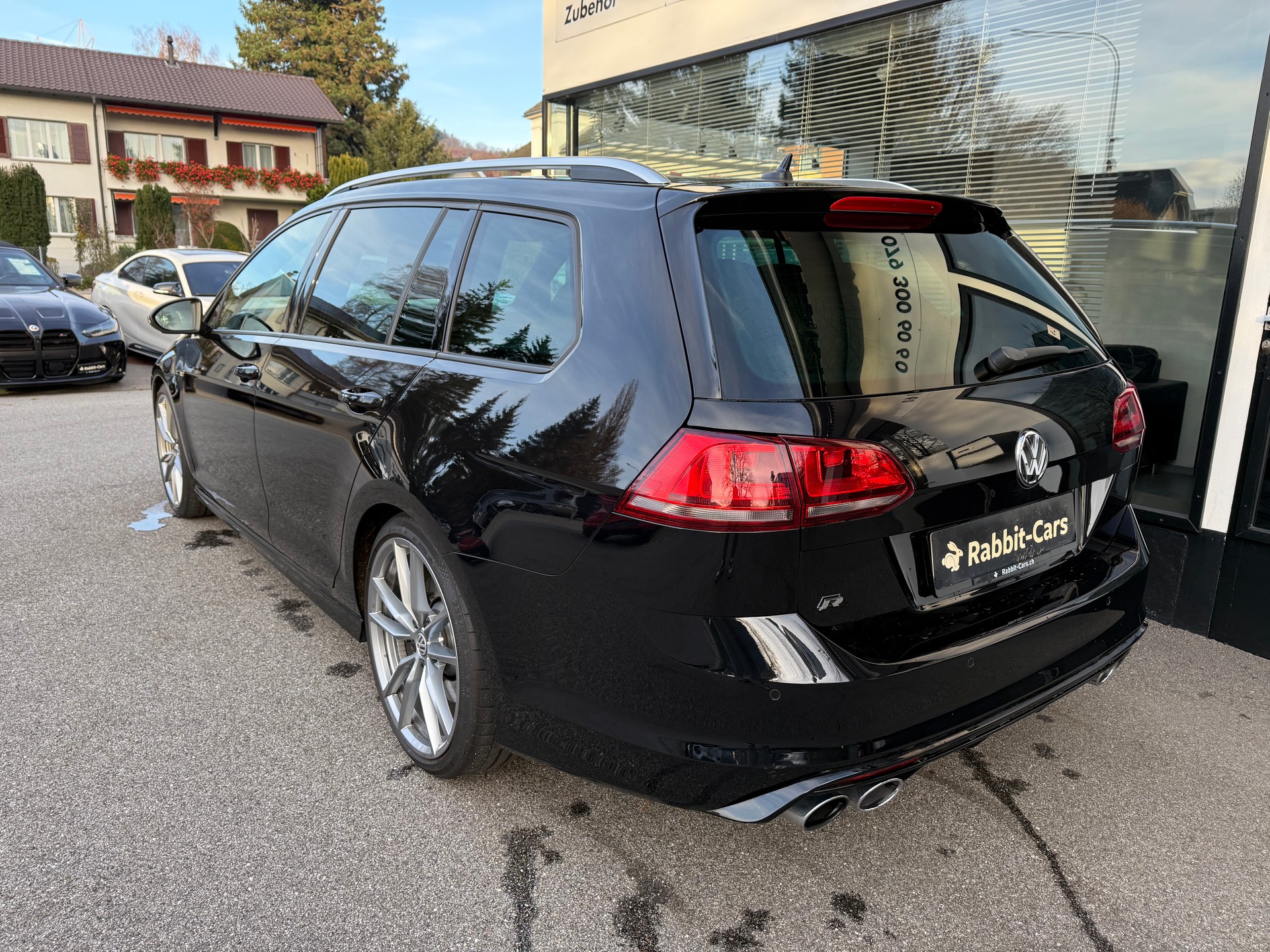 VW Golf Variant 2.0 TSI R 4 Motion DSG-image-3