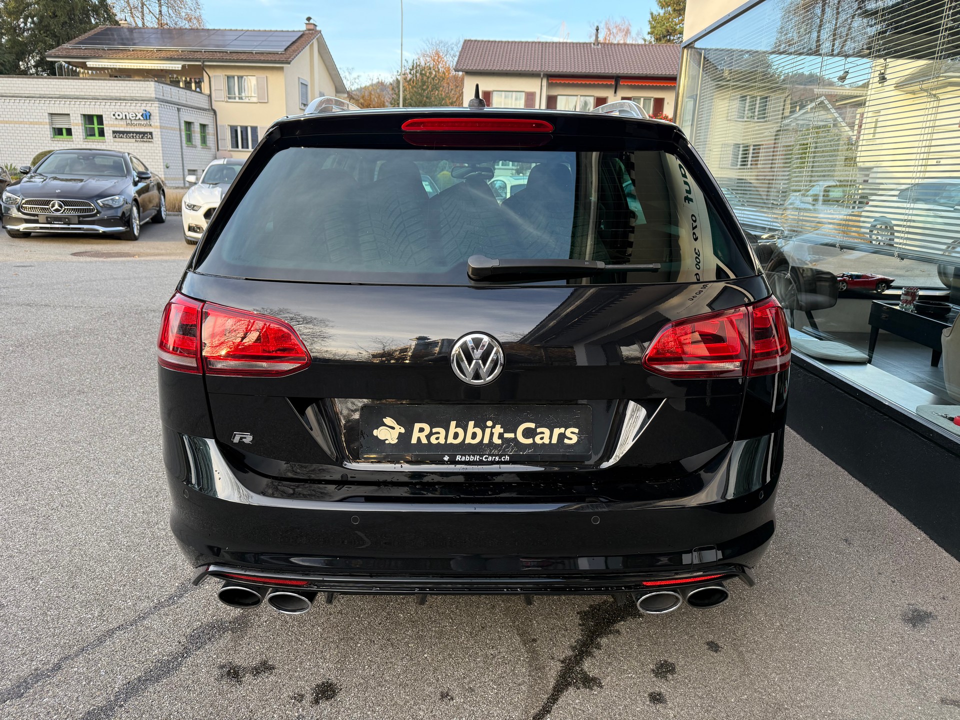 VW Golf Variant 2.0 TSI R 4 Motion DSG-image-4