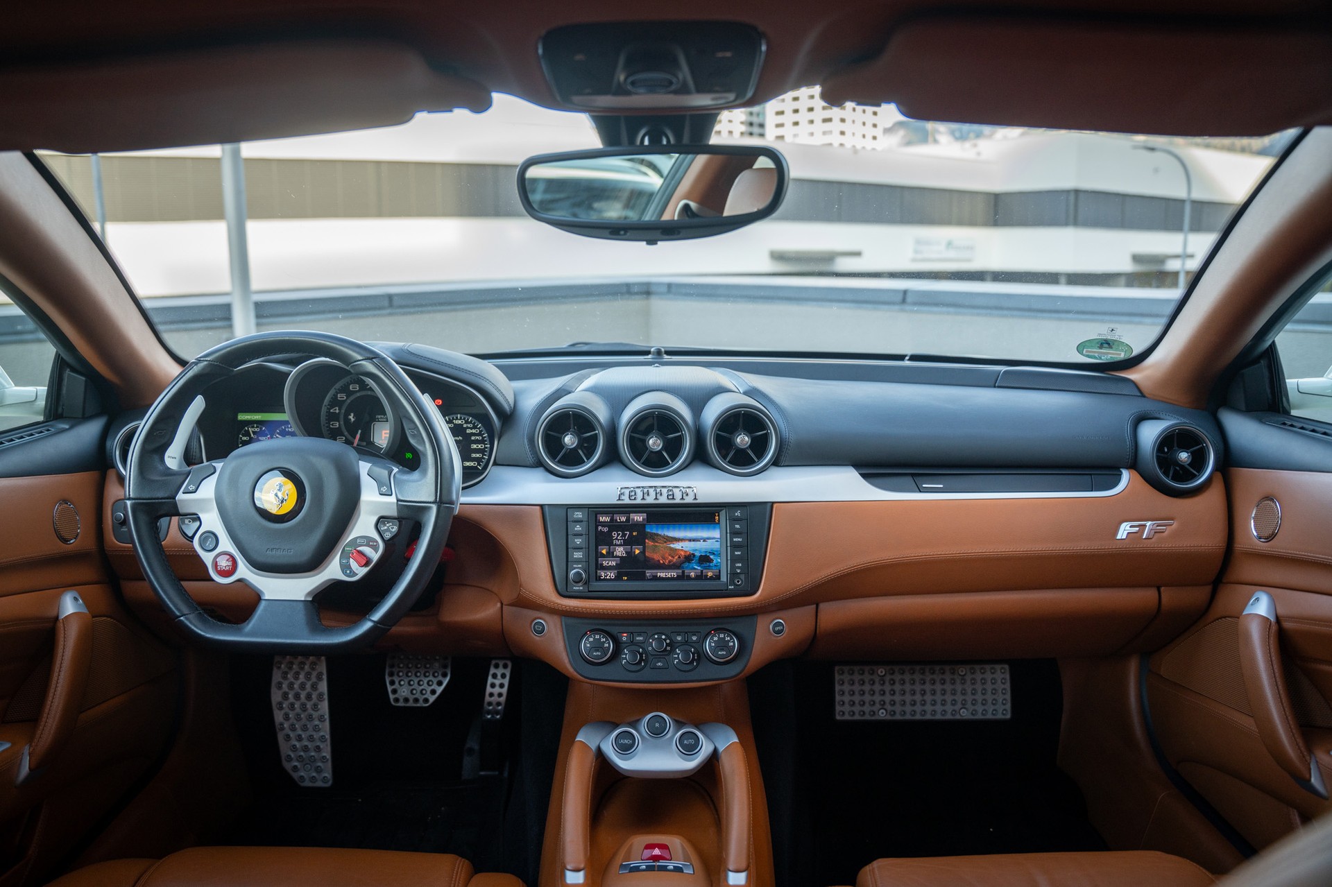 FERRARI FF-image-11