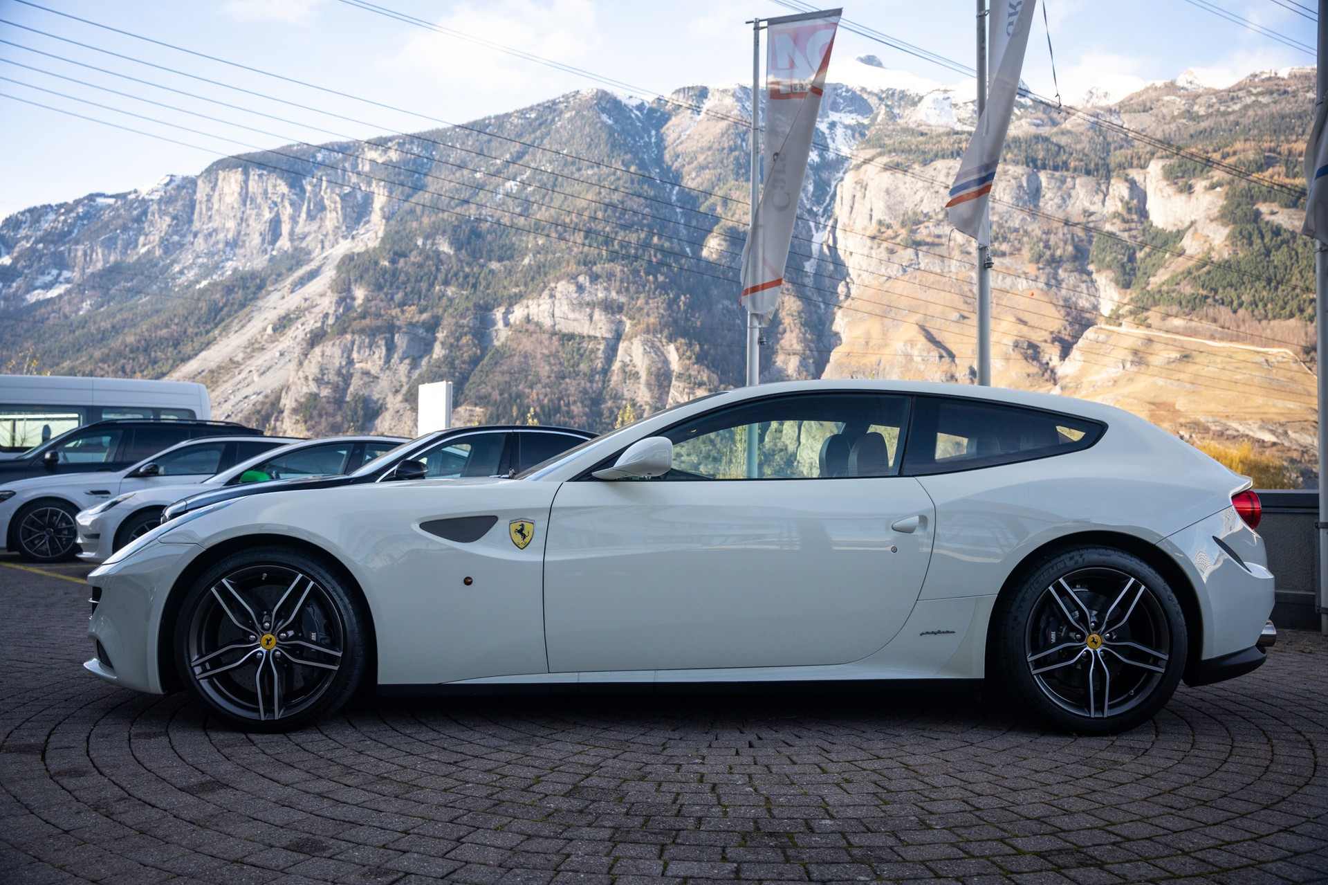 FERRARI FF-image-4