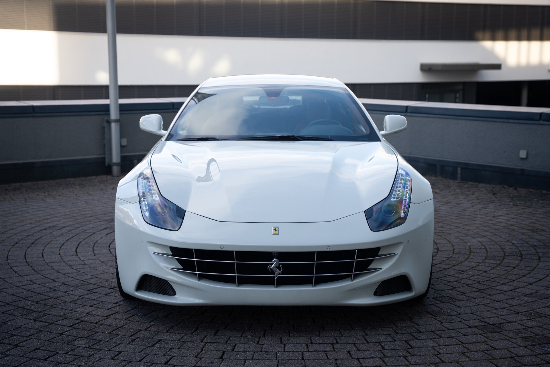 FERRARI FF-image-1
