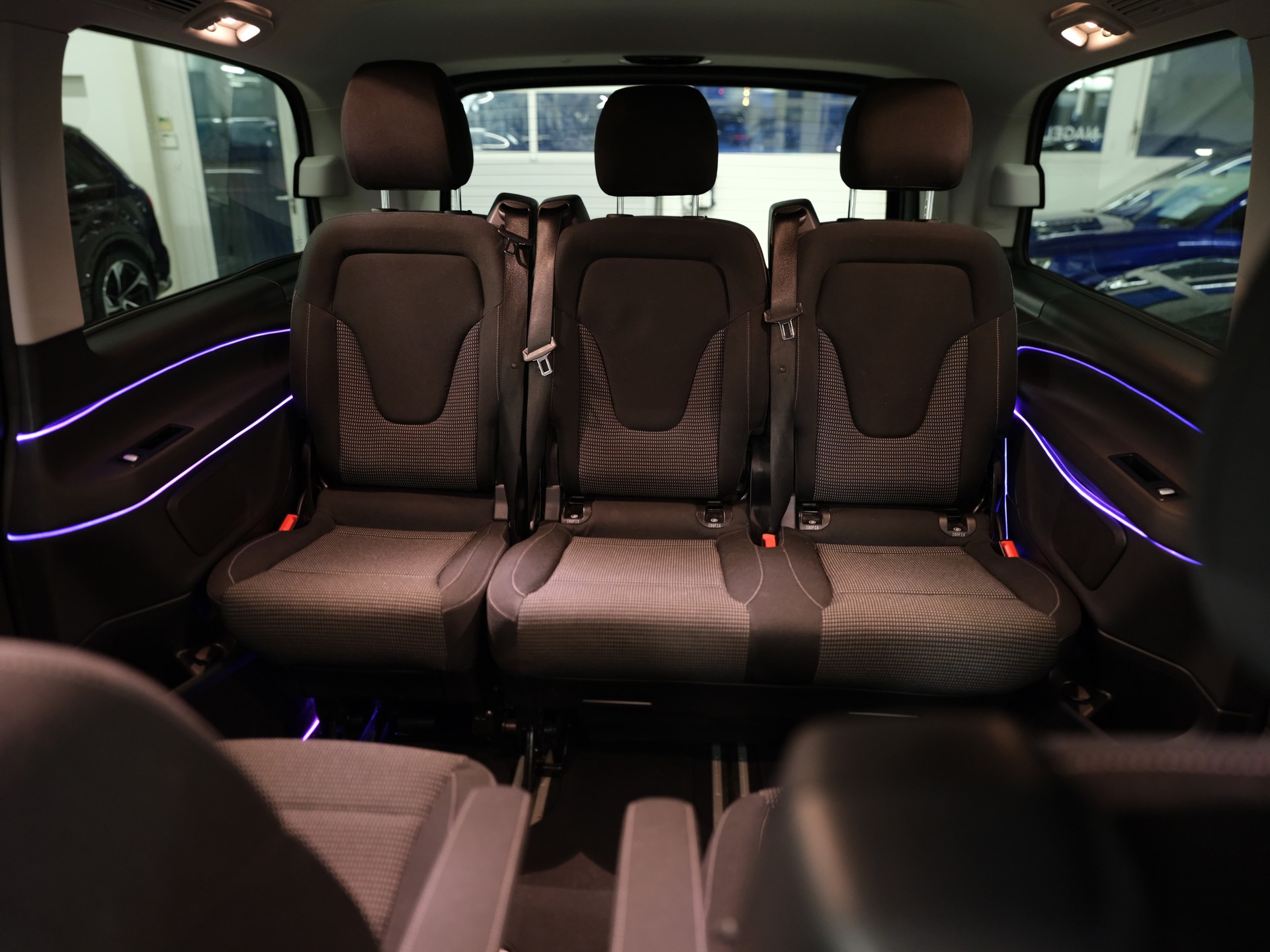 MERCEDES-BENZ V 220 d lang 4Matic 9G-Tronic-image-27