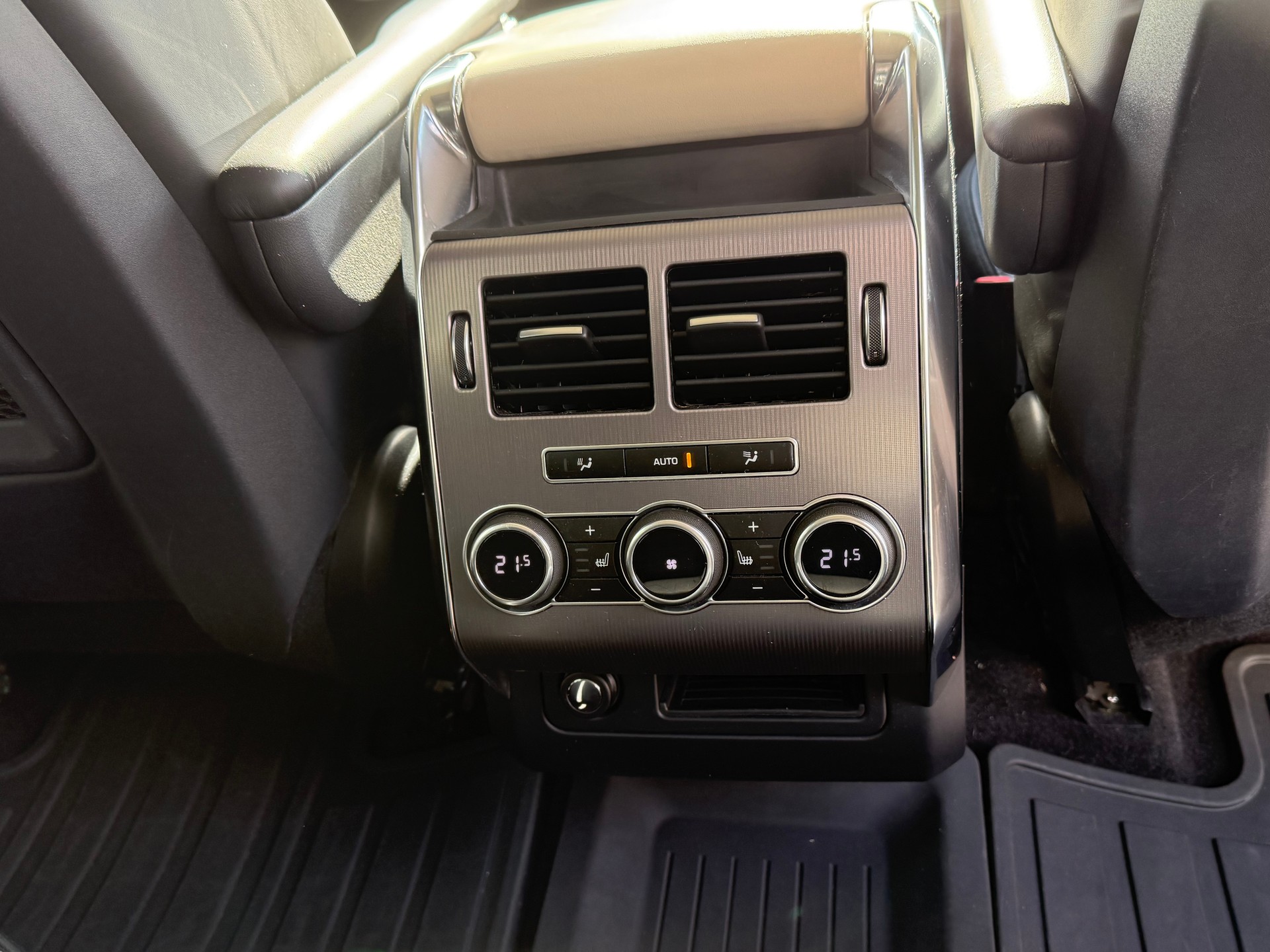 LAND ROVER Range Rover Sport 3.0 SDV6 HSE Automatic-image-9