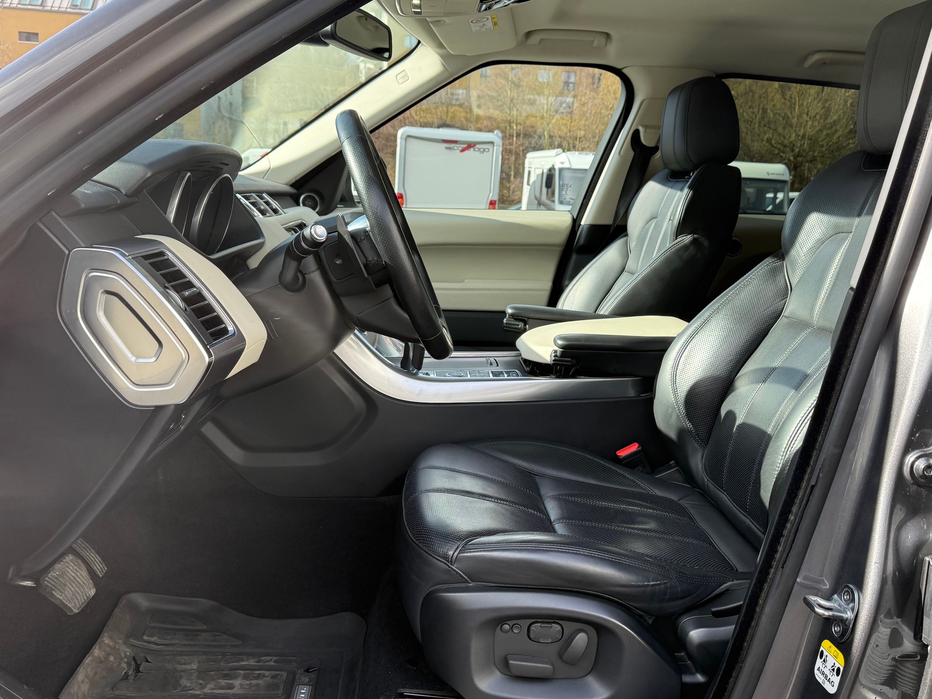 LAND ROVER Range Rover Sport 3.0 SDV6 HSE Automatic-image-6