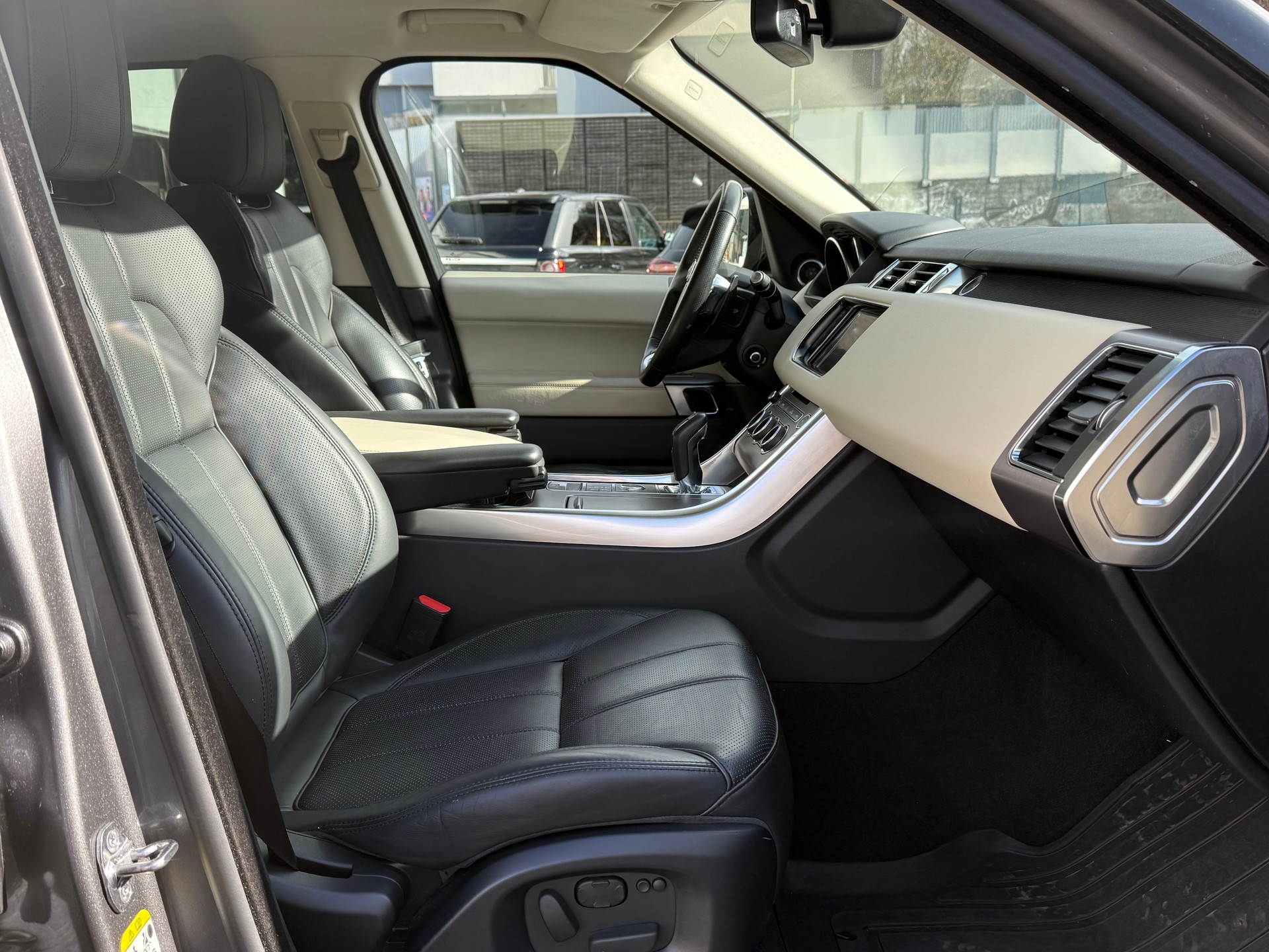 LAND ROVER Range Rover Sport 3.0 SDV6 HSE Automatic-image-7