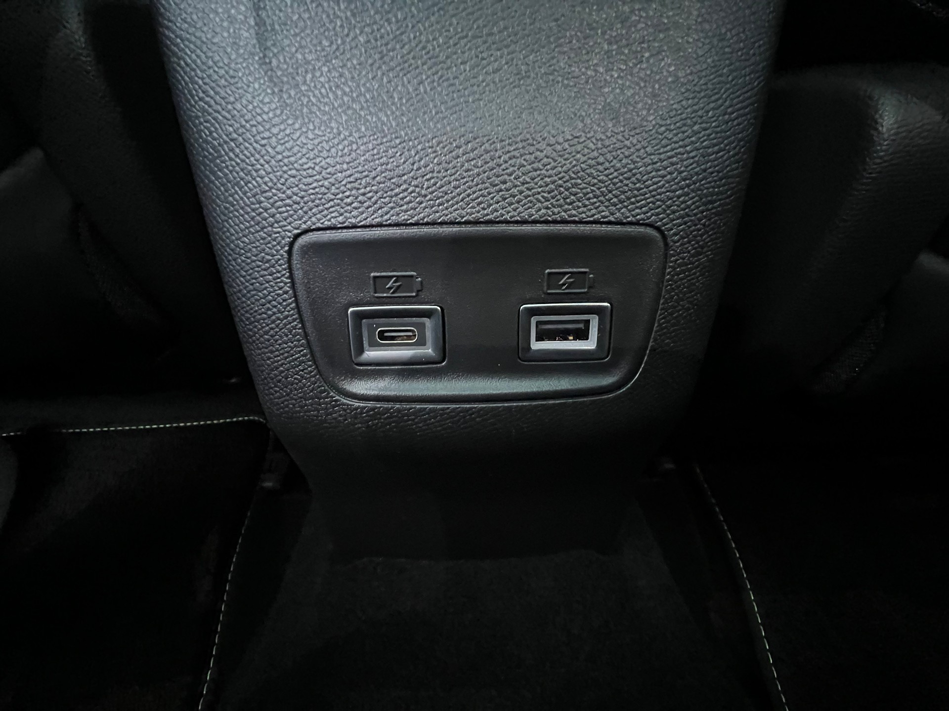 PEUGEOT 208 Elektrik 115kW GT-image-13