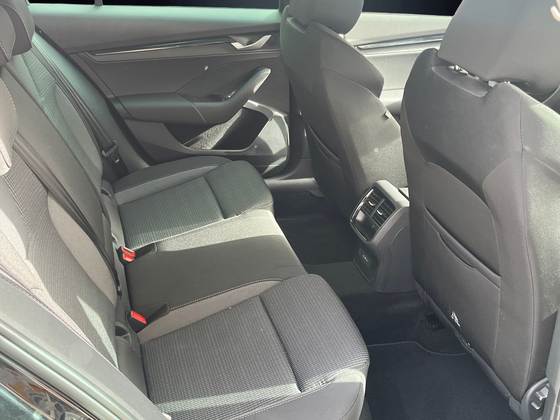 SKODA Octavia Combi 2.0 TSI DSG Selection 4x4-image-9